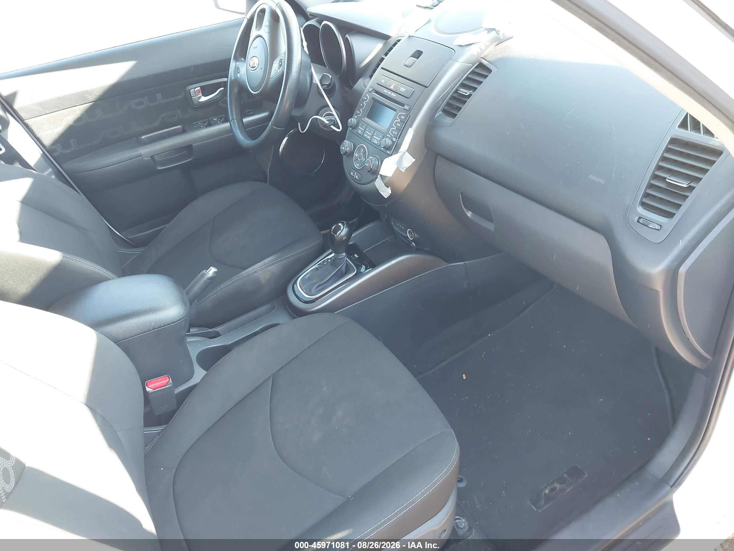 2012 Kia Soul + White vin: KNDJT2A6XC7465309