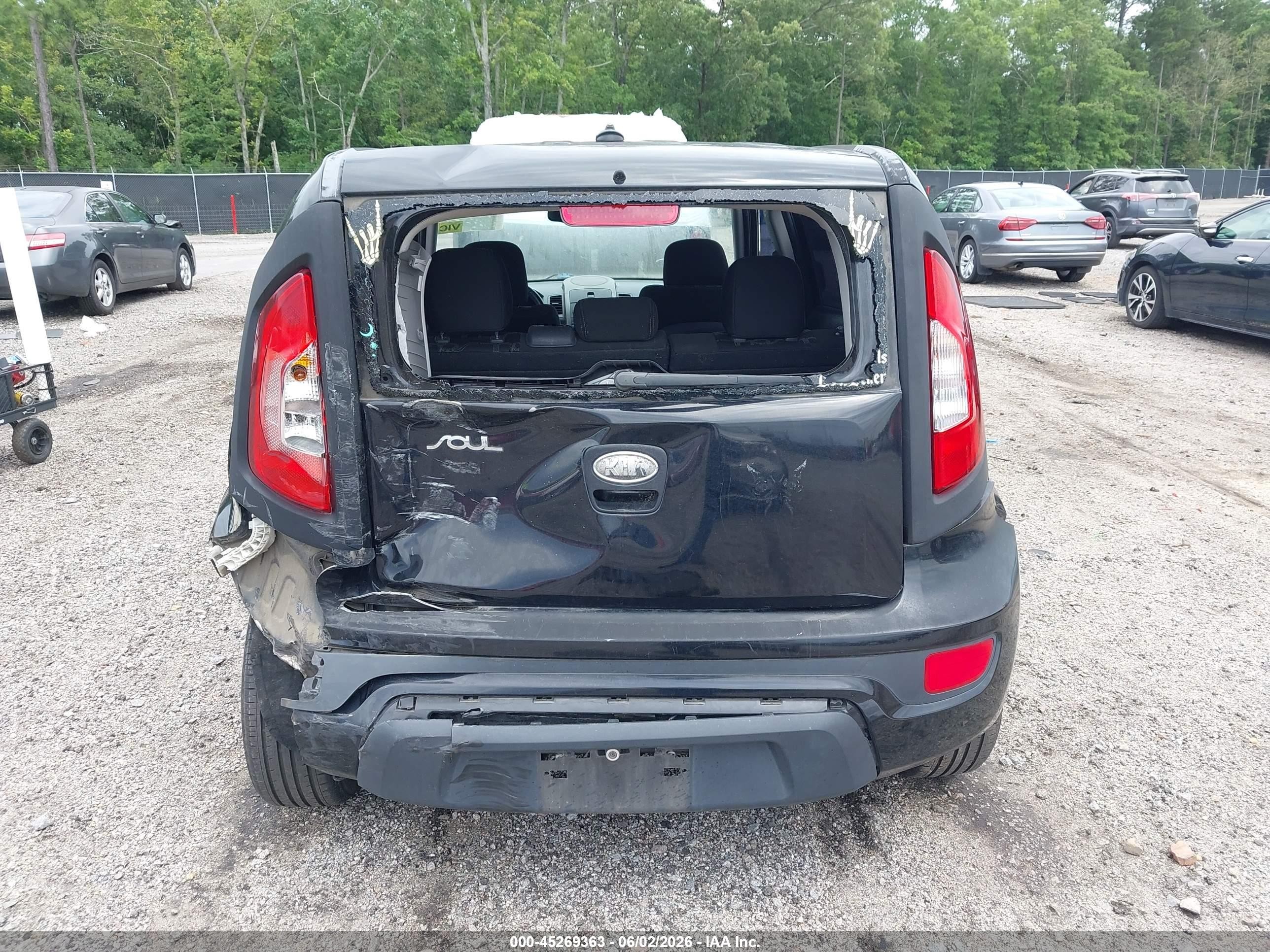 2012 Kia Soul + Black vin: KNDJT2A6XC7743724