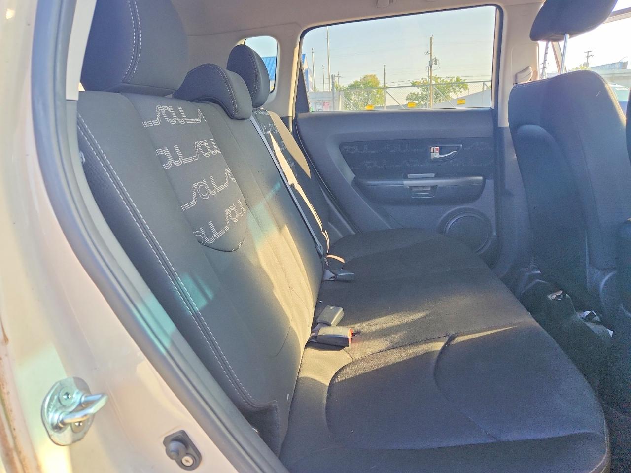 2013 Kia Soul + Cream vin: KNDJT2A6XD7512369