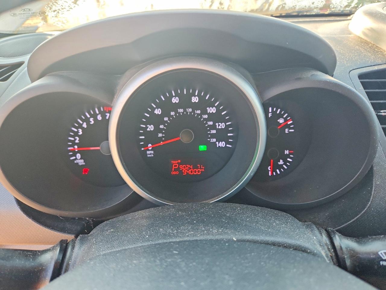 2013 Kia Soul + Cream vin: KNDJT2A6XD7512369
