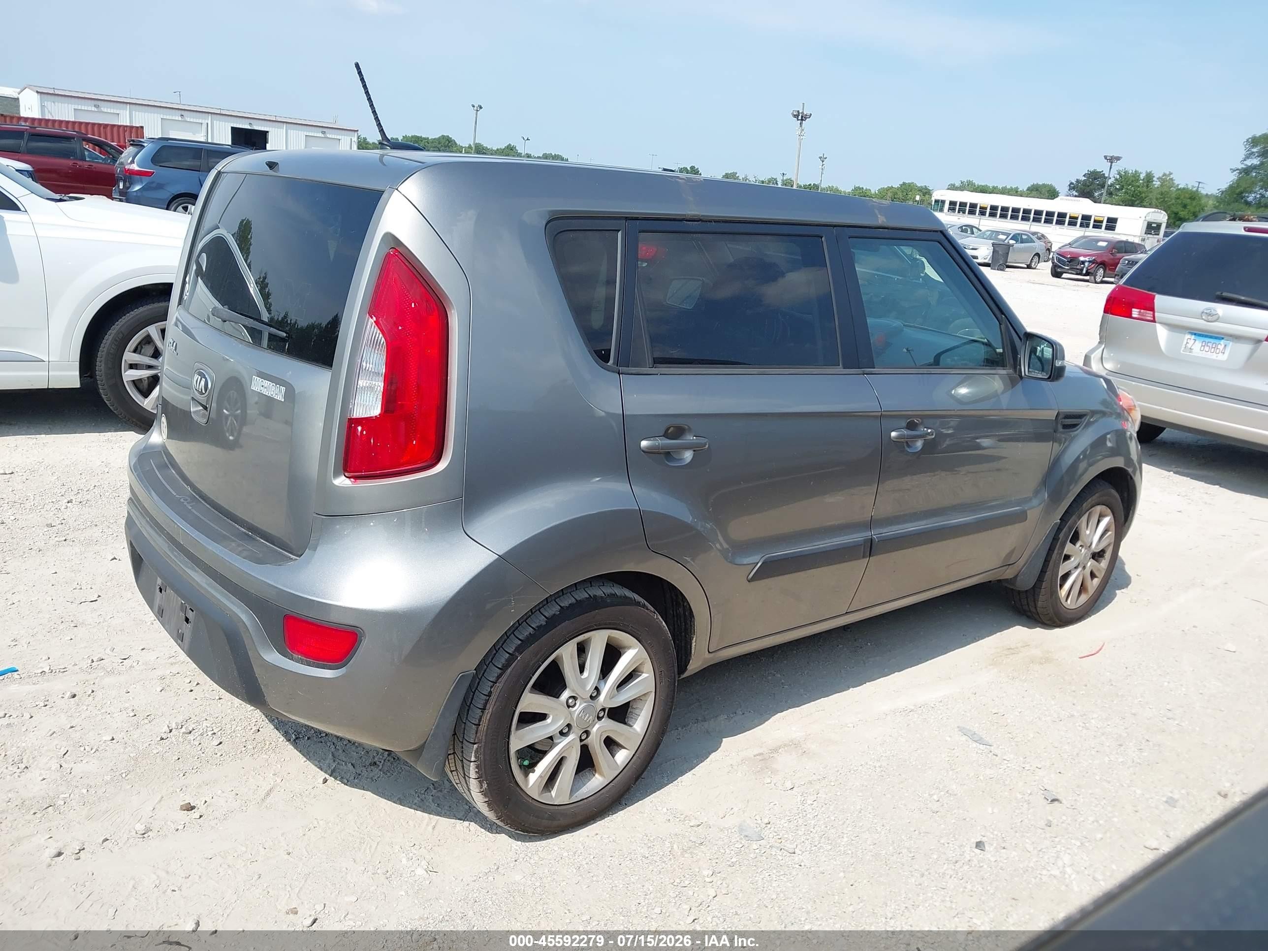 2013 Kia Soul + Gray vin: KNDJT2A6XD7528457