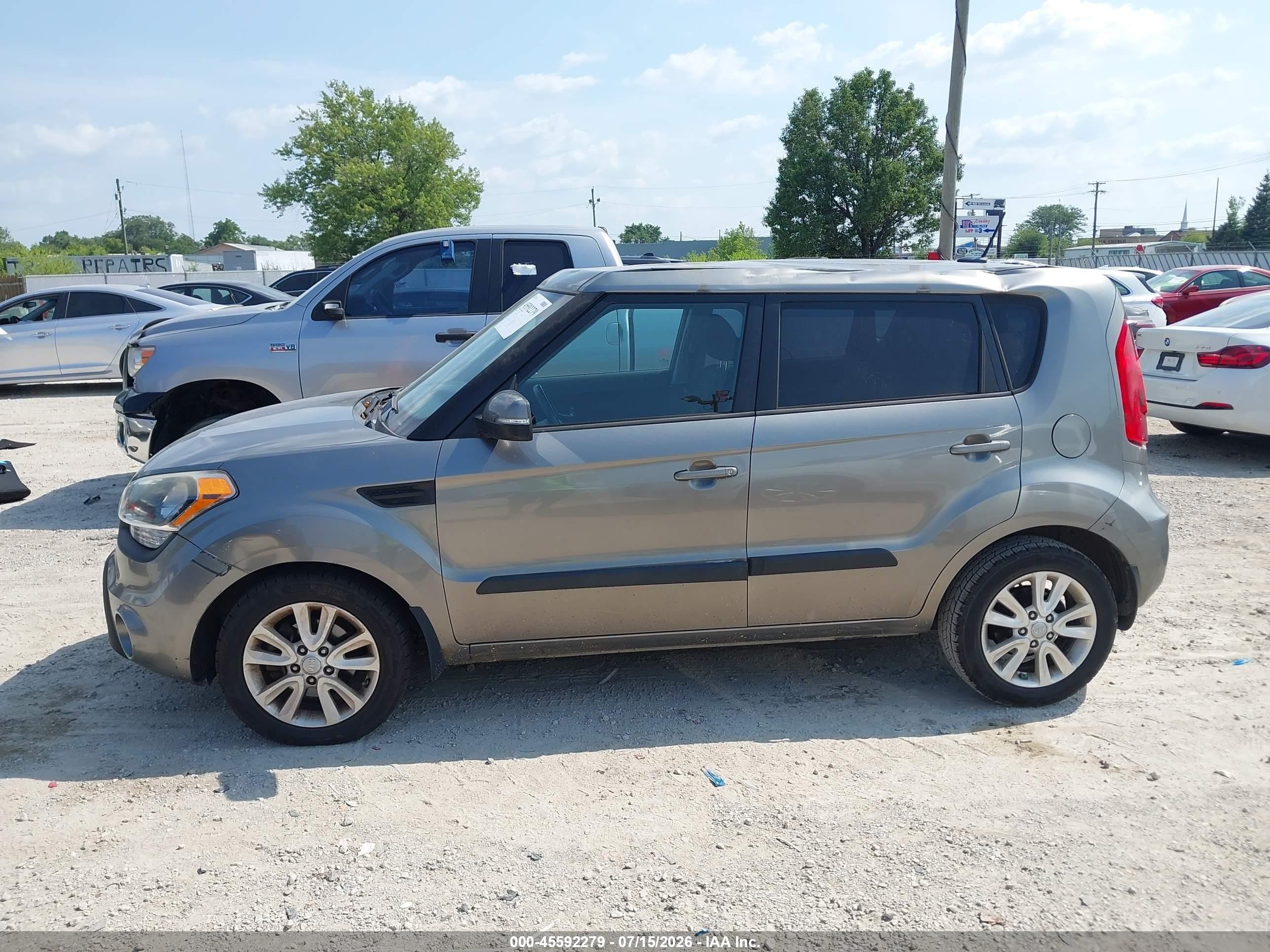 2013 Kia Soul + Gray vin: KNDJT2A6XD7528457