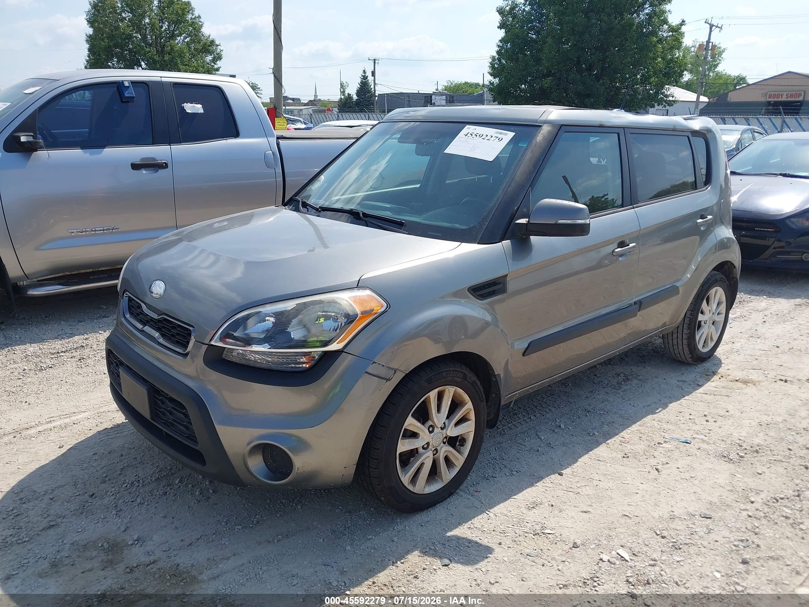 2013 Kia Soul + Gray vin: KNDJT2A6XD7528457