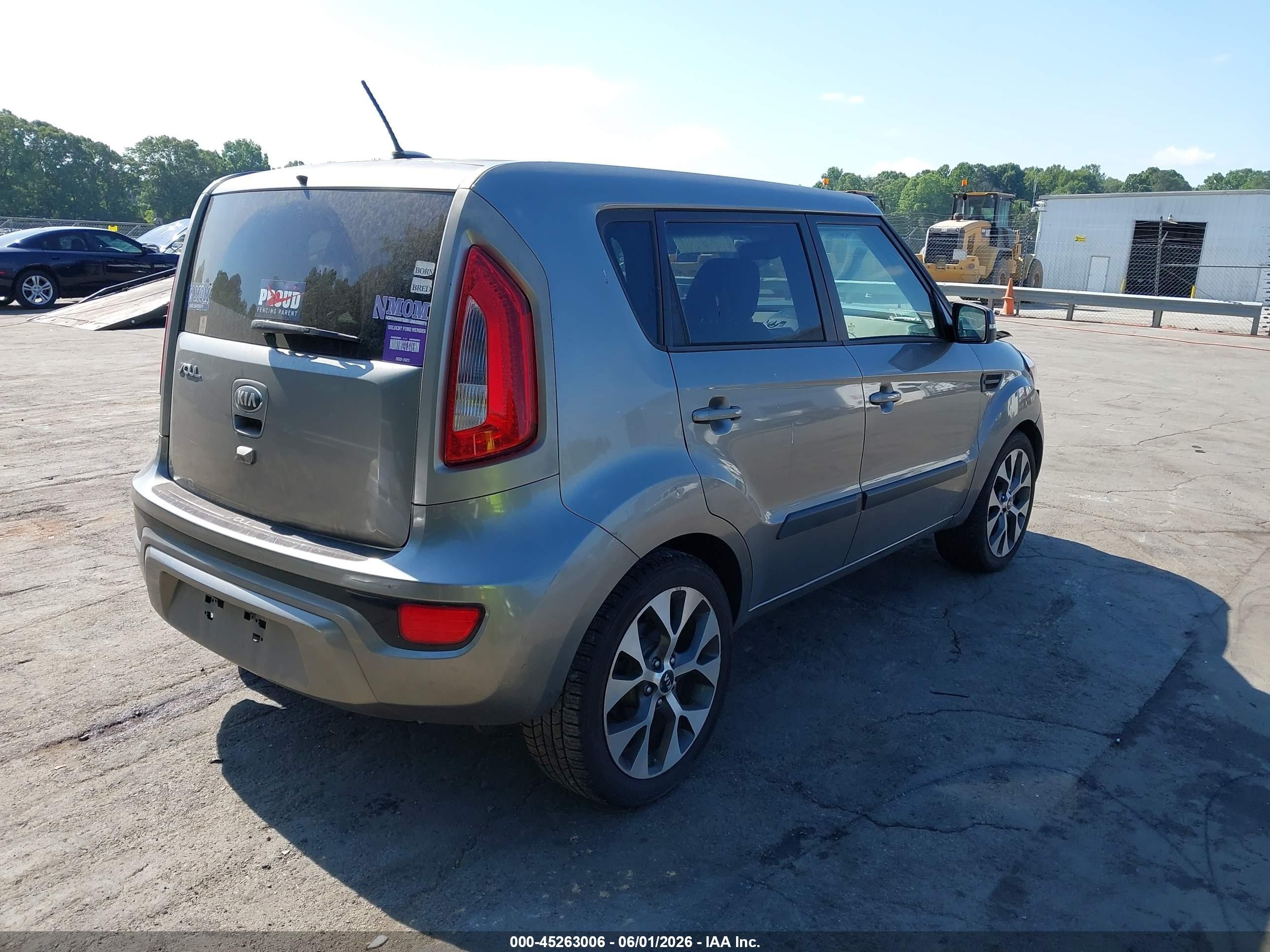 2013 Kia Soul ! Серый vin: KNDJT2A6XD7555853