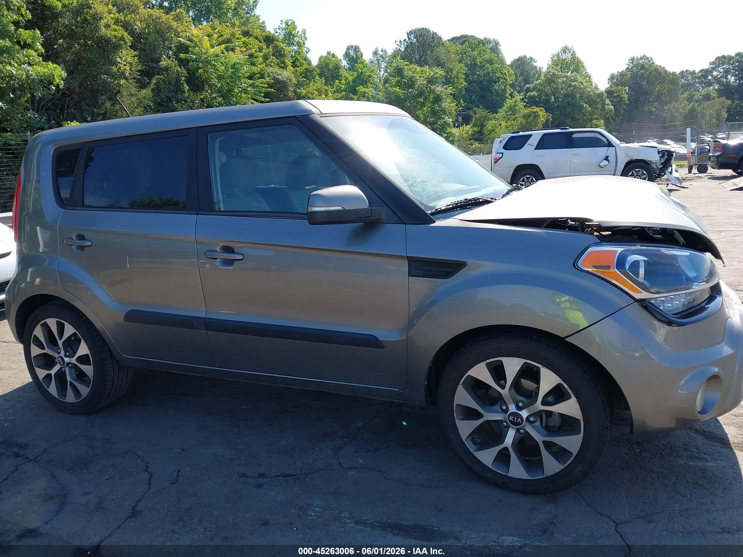 2013 Kia Soul ! Серый vin: KNDJT2A6XD7555853