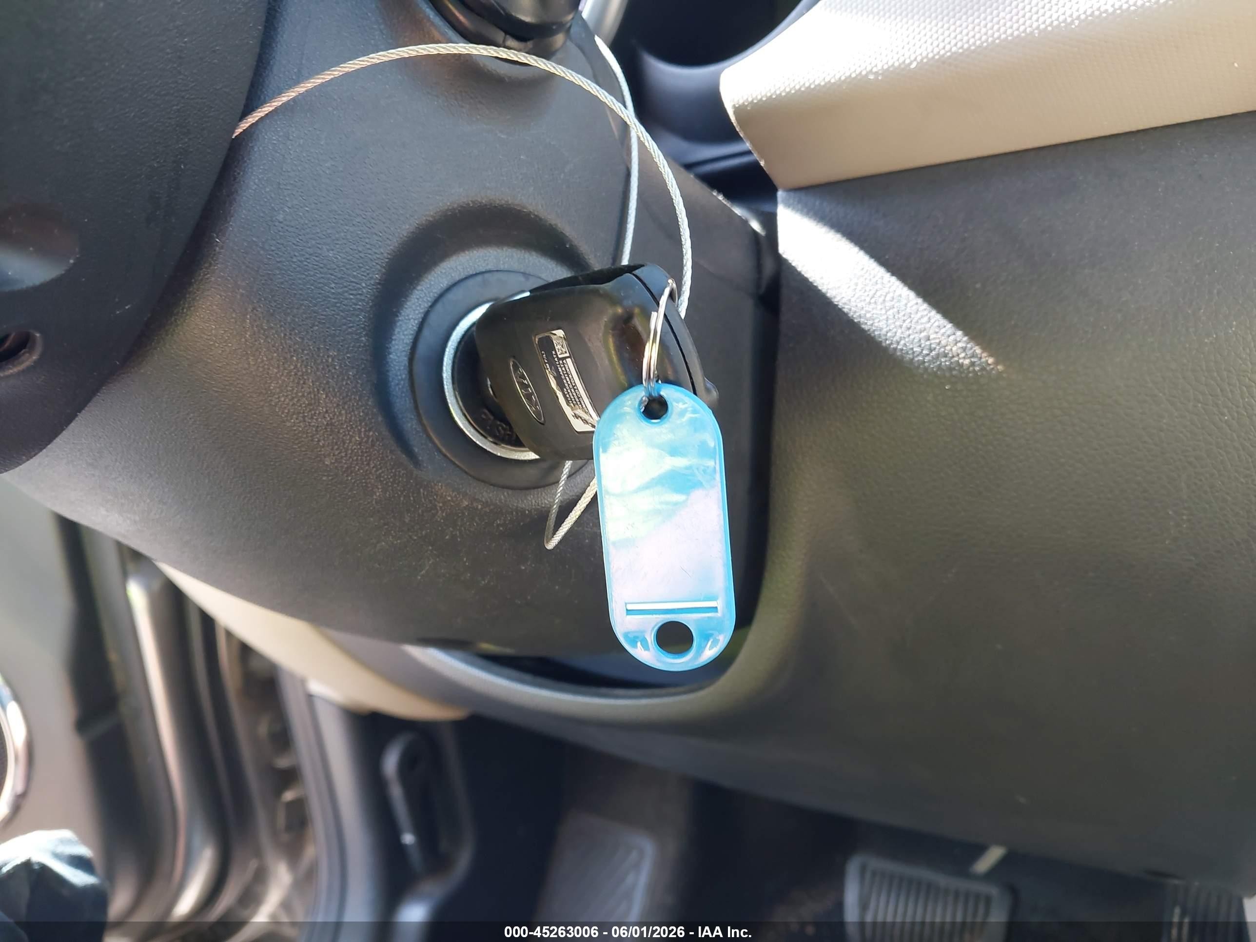 2013 Kia Soul ! Серый vin: KNDJT2A6XD7555853