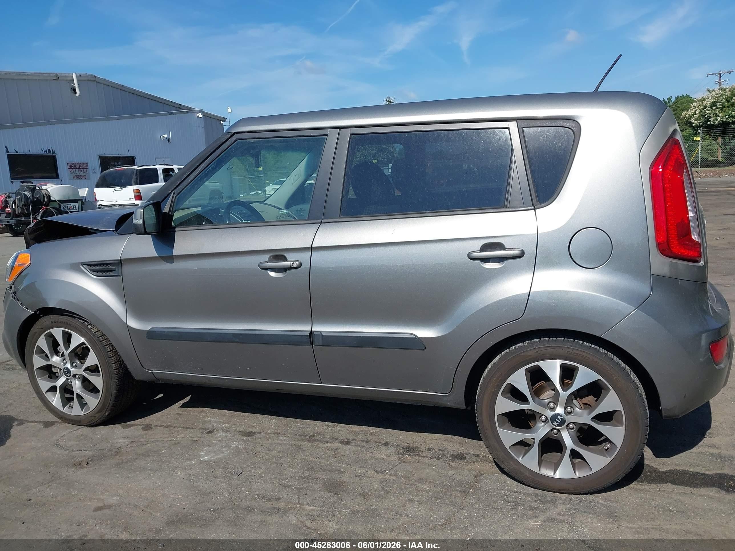 2013 Kia Soul ! Серый vin: KNDJT2A6XD7555853