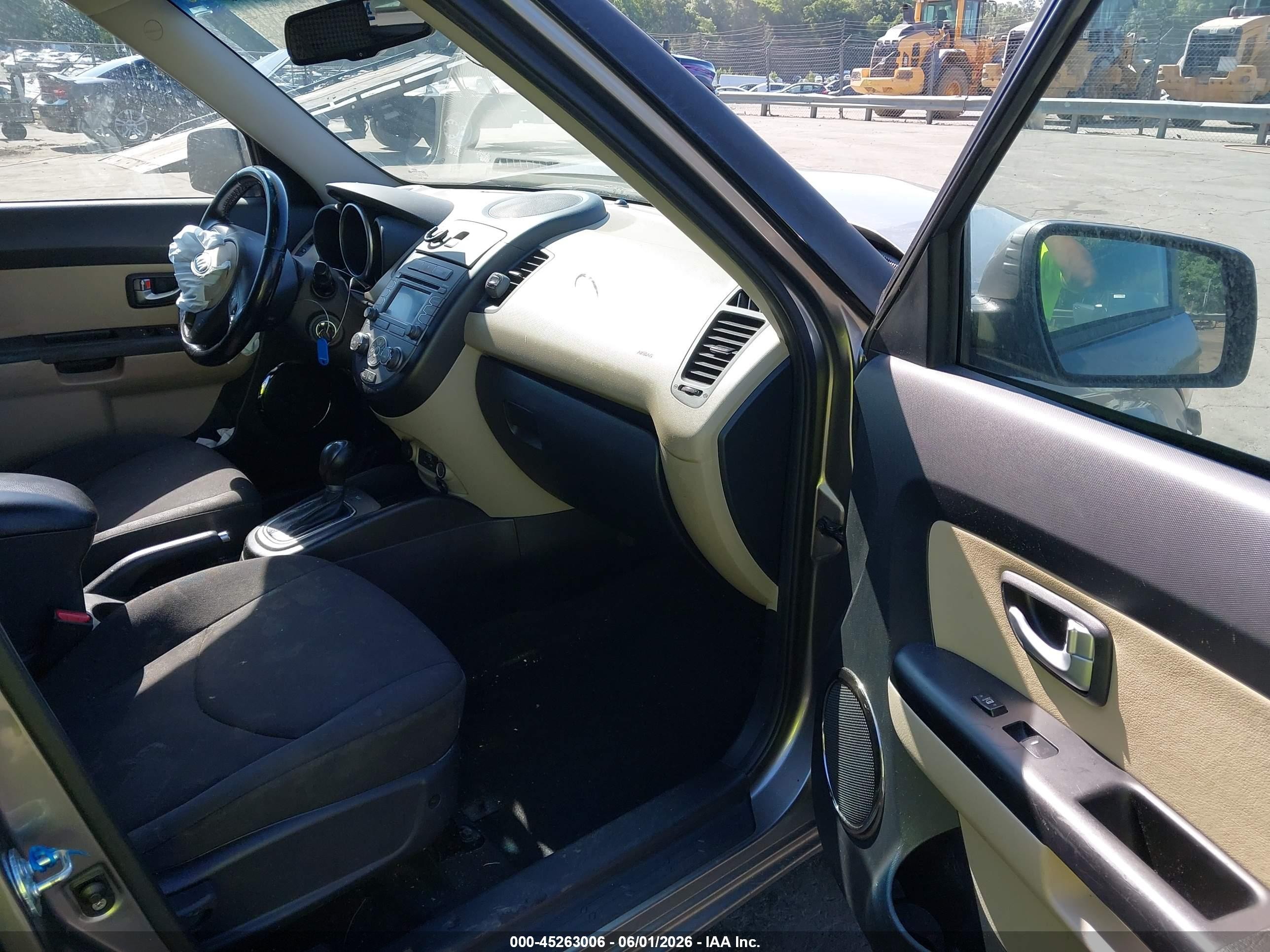 2013 Kia Soul ! Серый vin: KNDJT2A6XD7555853