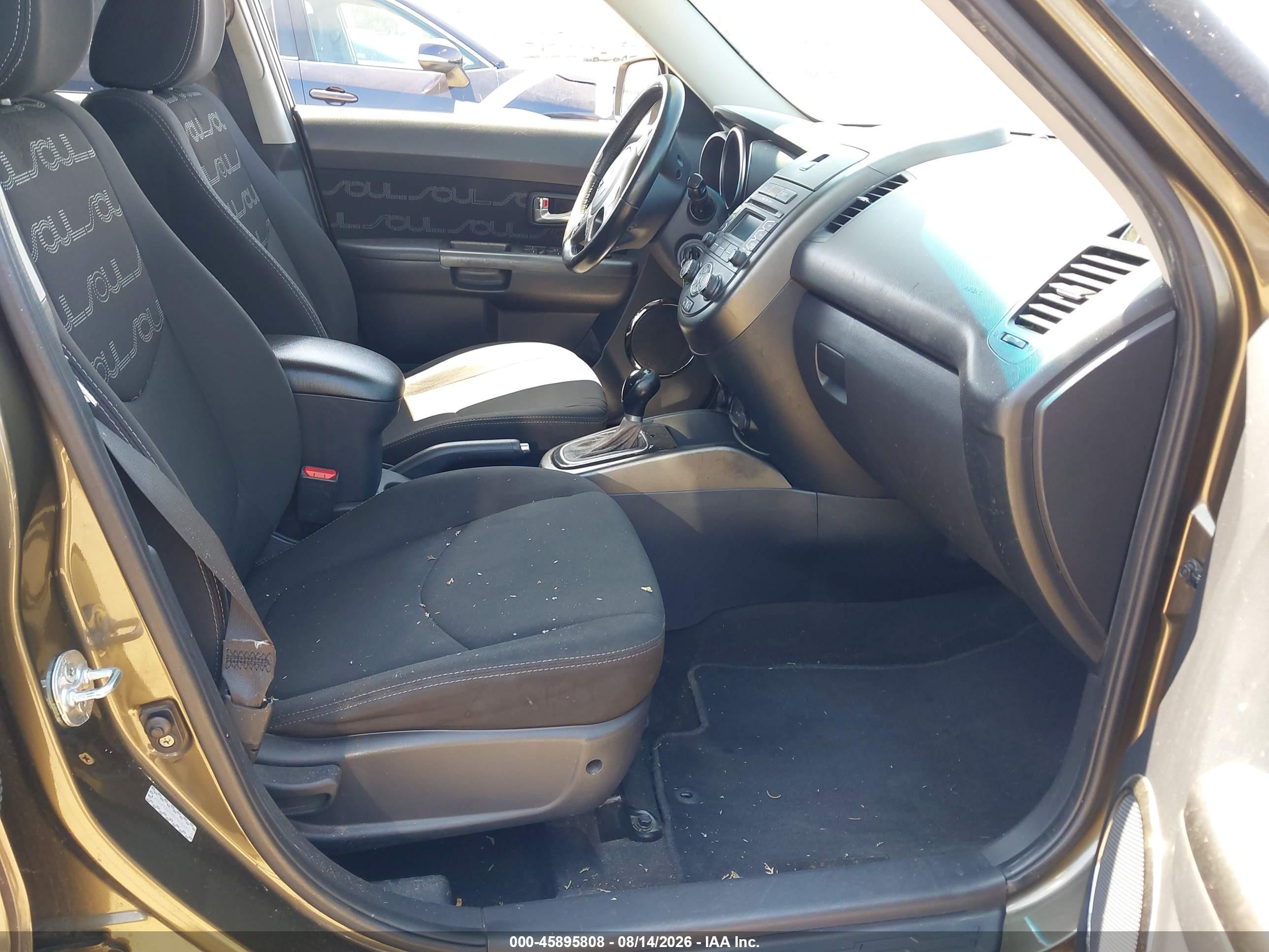 2013 Kia Soul + Green vin: KNDJT2A6XD7556565