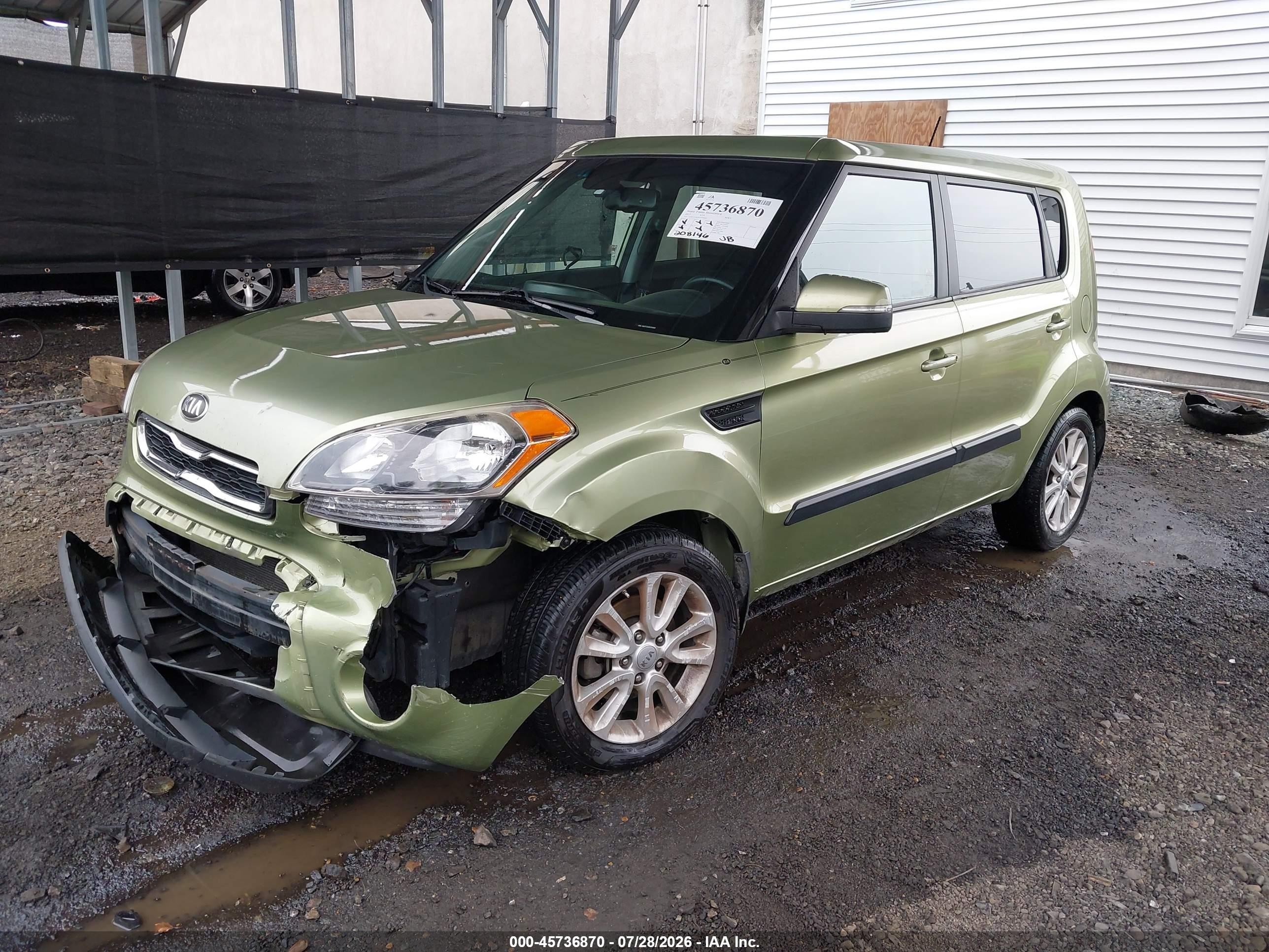 2013 Kia Soul + Green vin: KNDJT2A6XD7559692