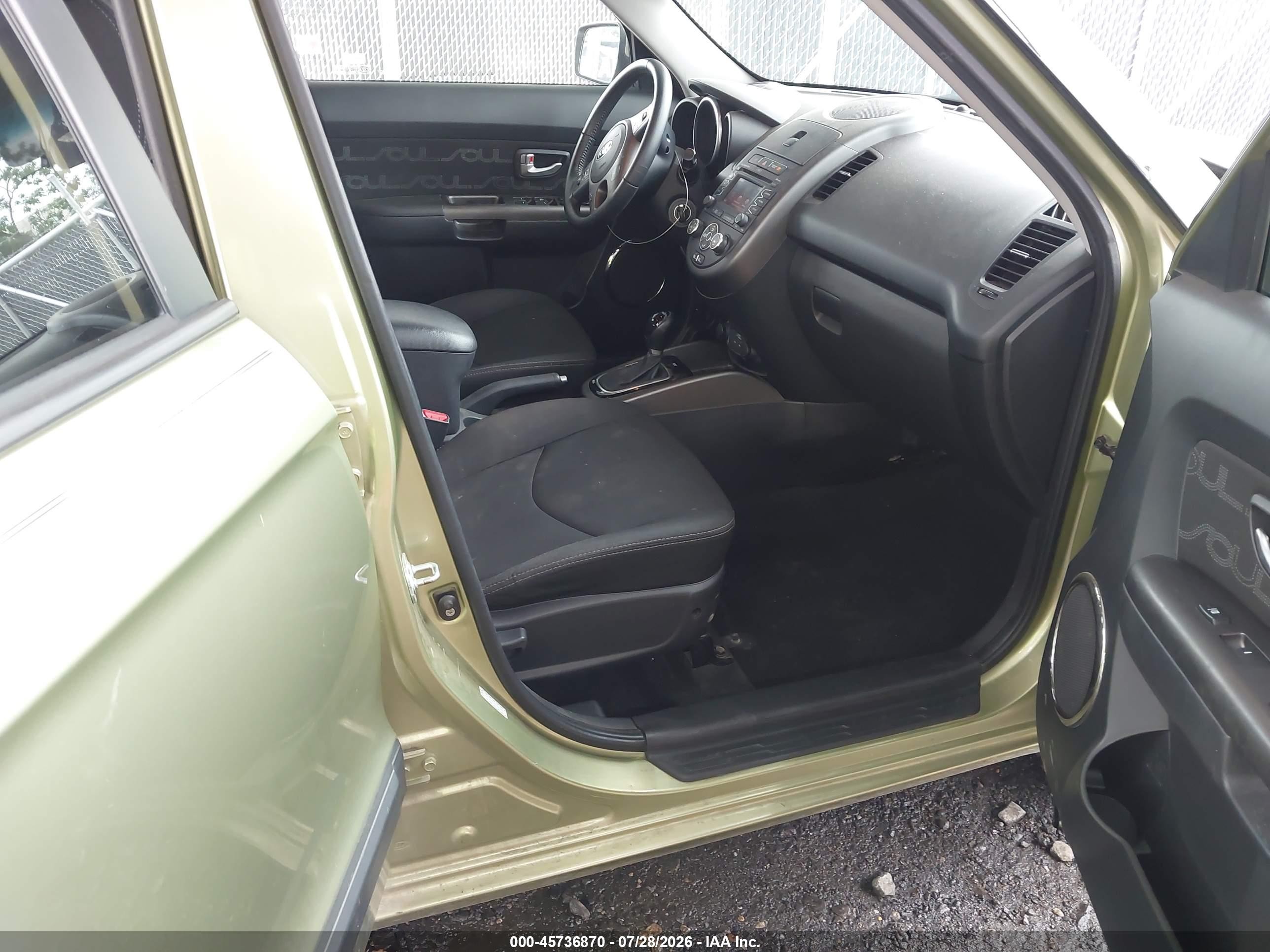 2013 Kia Soul + Green vin: KNDJT2A6XD7559692