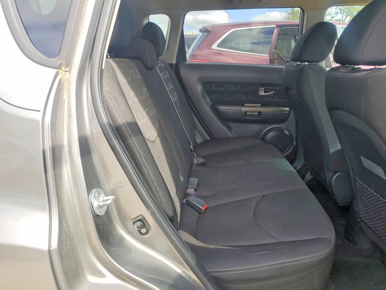 2013 Kia Soul + Gray vin: KNDJT2A6XD7561703