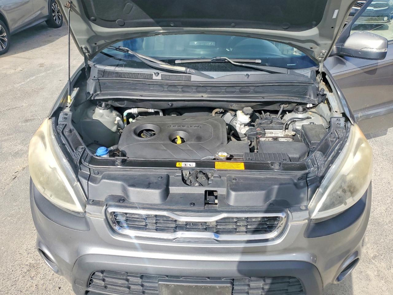 2013 Kia Soul + Gray vin: KNDJT2A6XD7561703