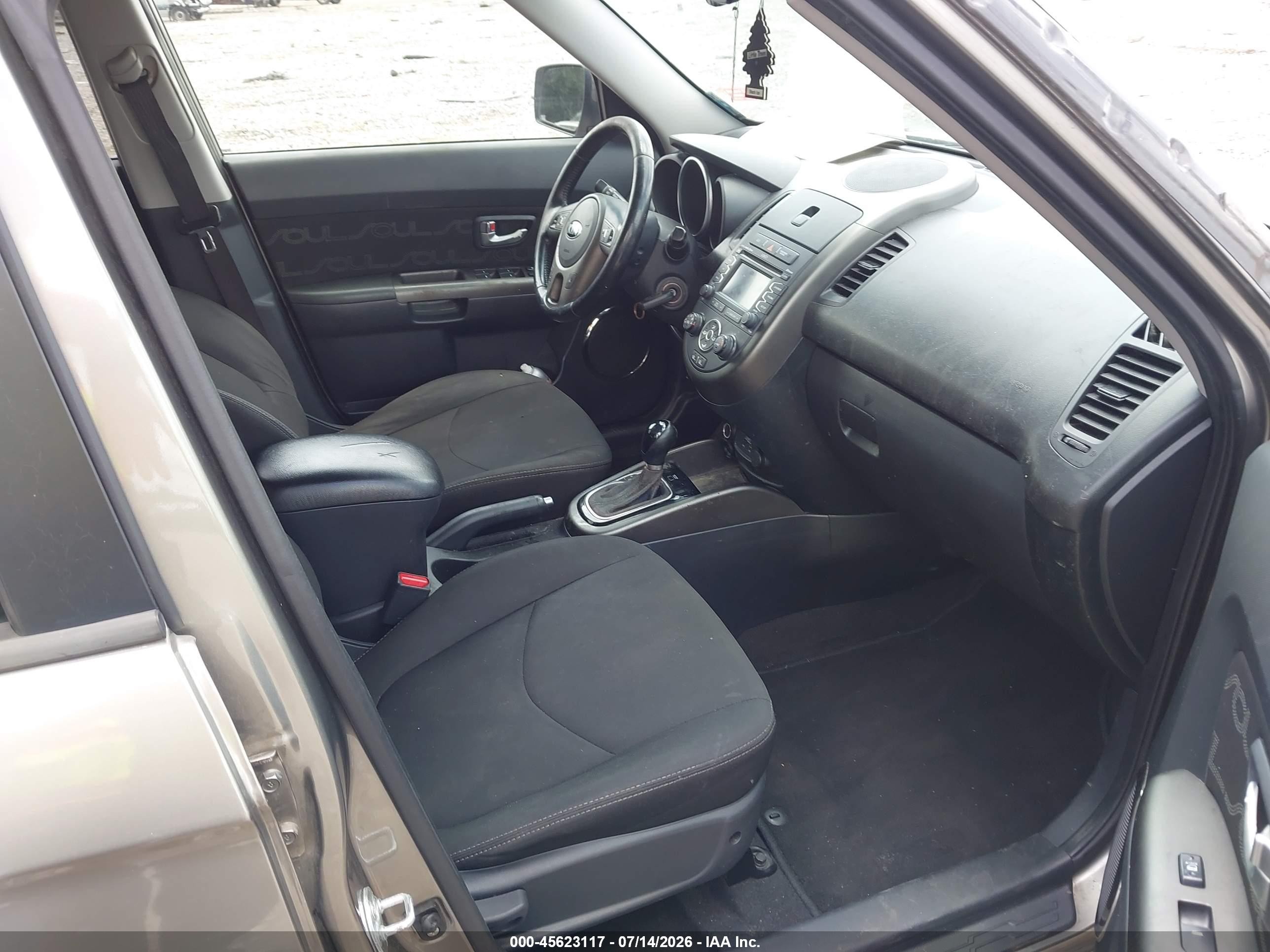 2013 Kia Soul + Серый vin: KNDJT2A6XD7568196