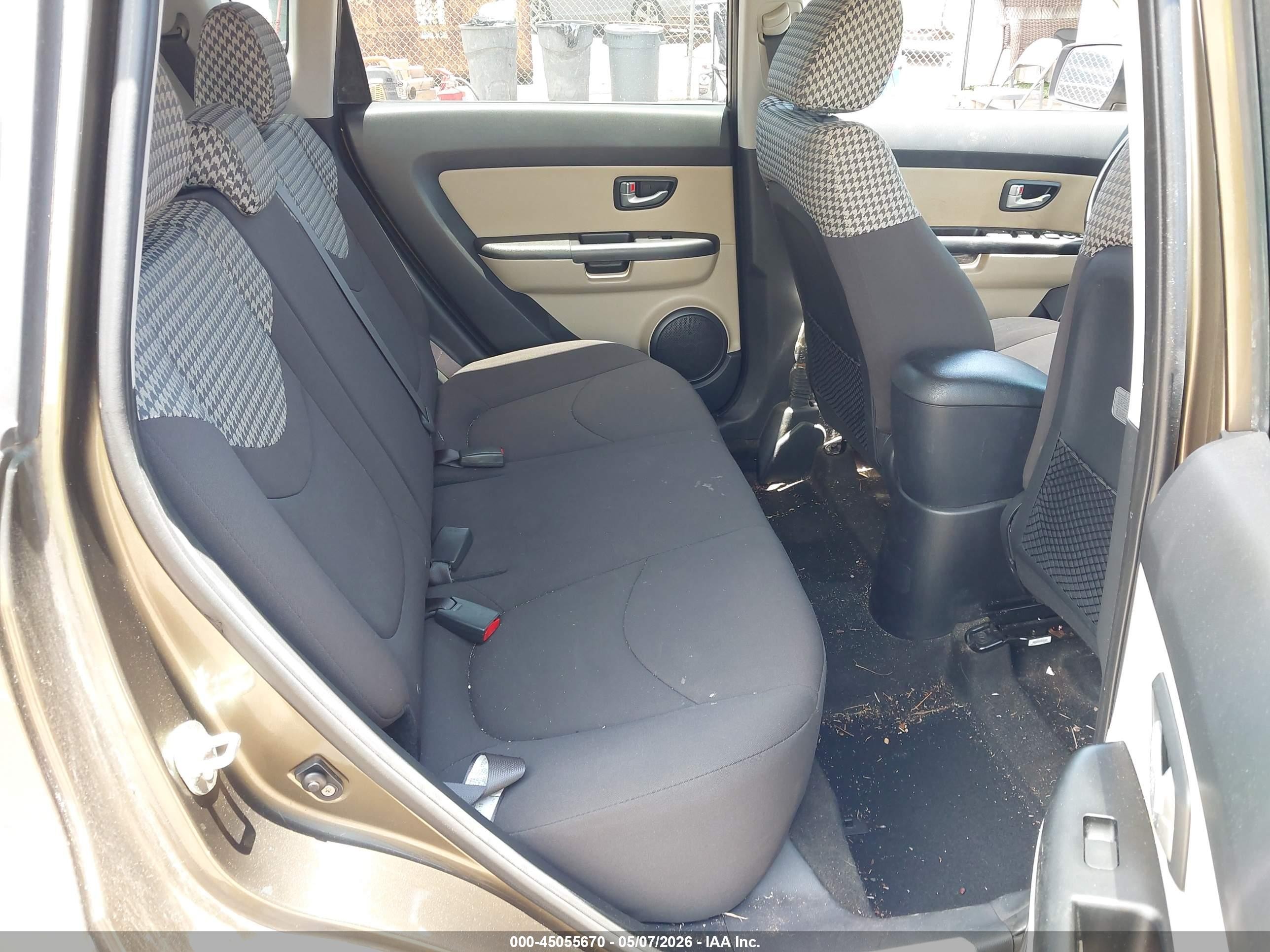 2013 Kia Soul ! Brown vin: KNDJT2A6XD7581093