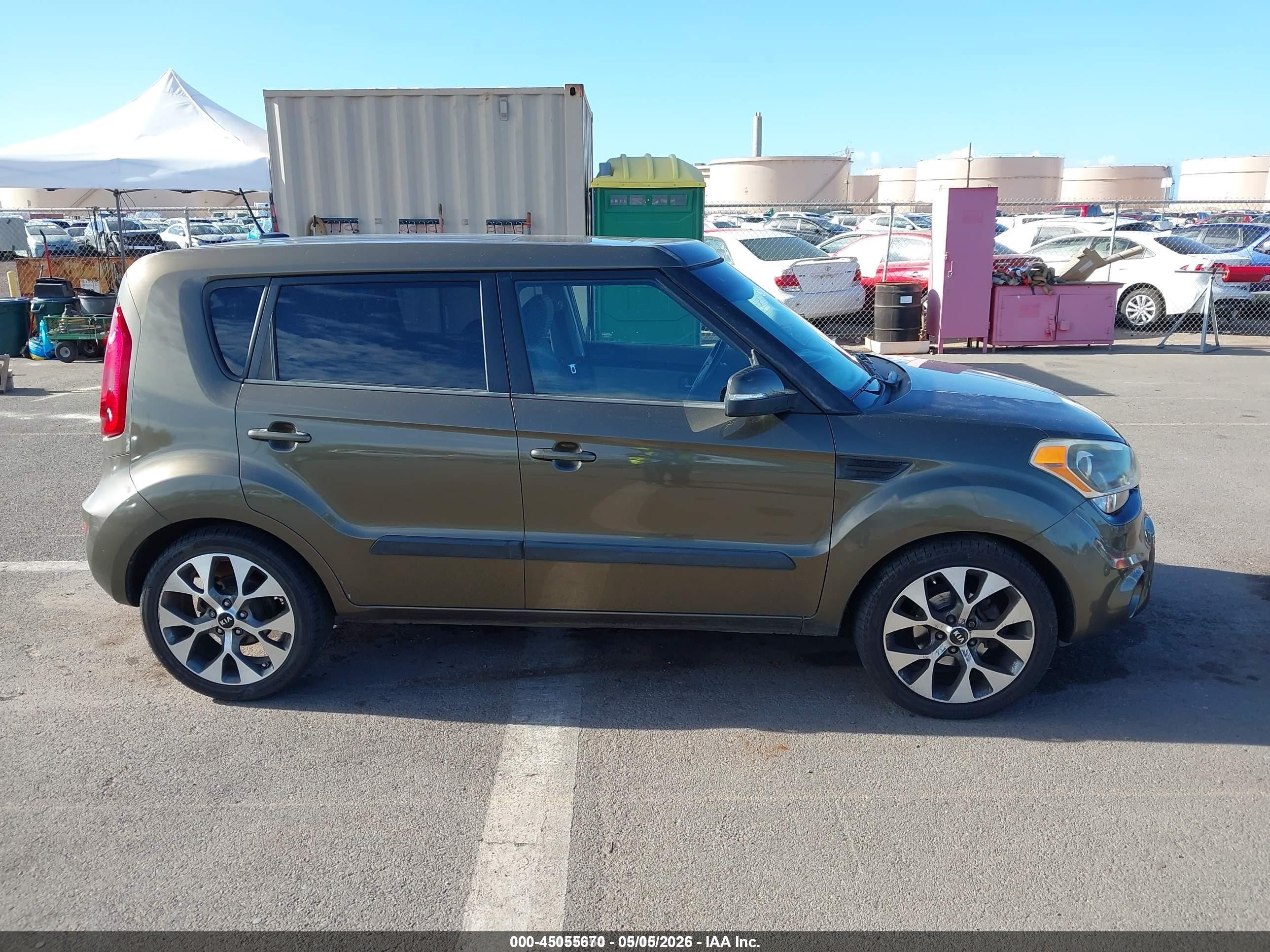 2013 Kia Soul ! Brown vin: KNDJT2A6XD7581093
