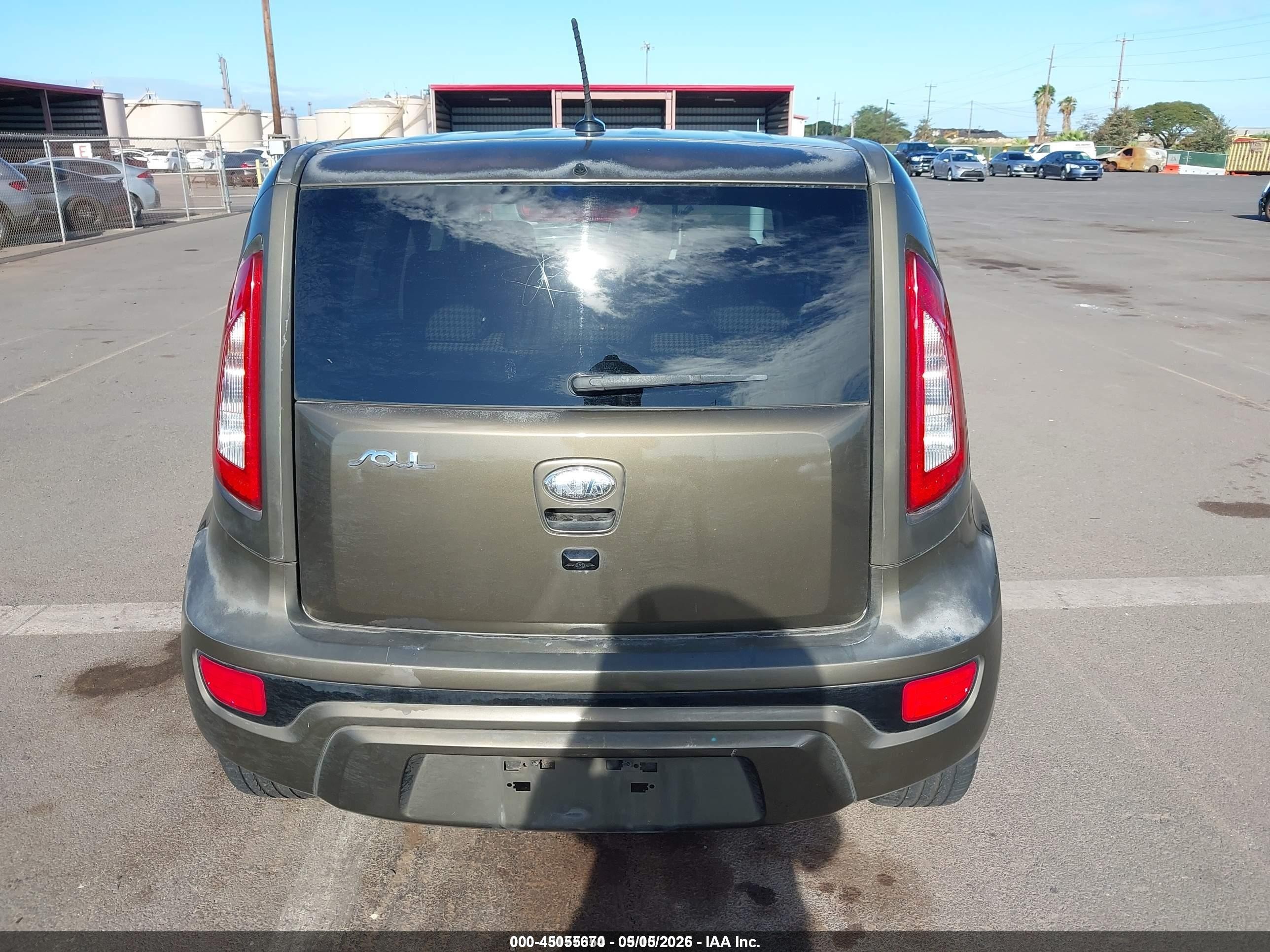 2013 Kia Soul ! Brown vin: KNDJT2A6XD7581093