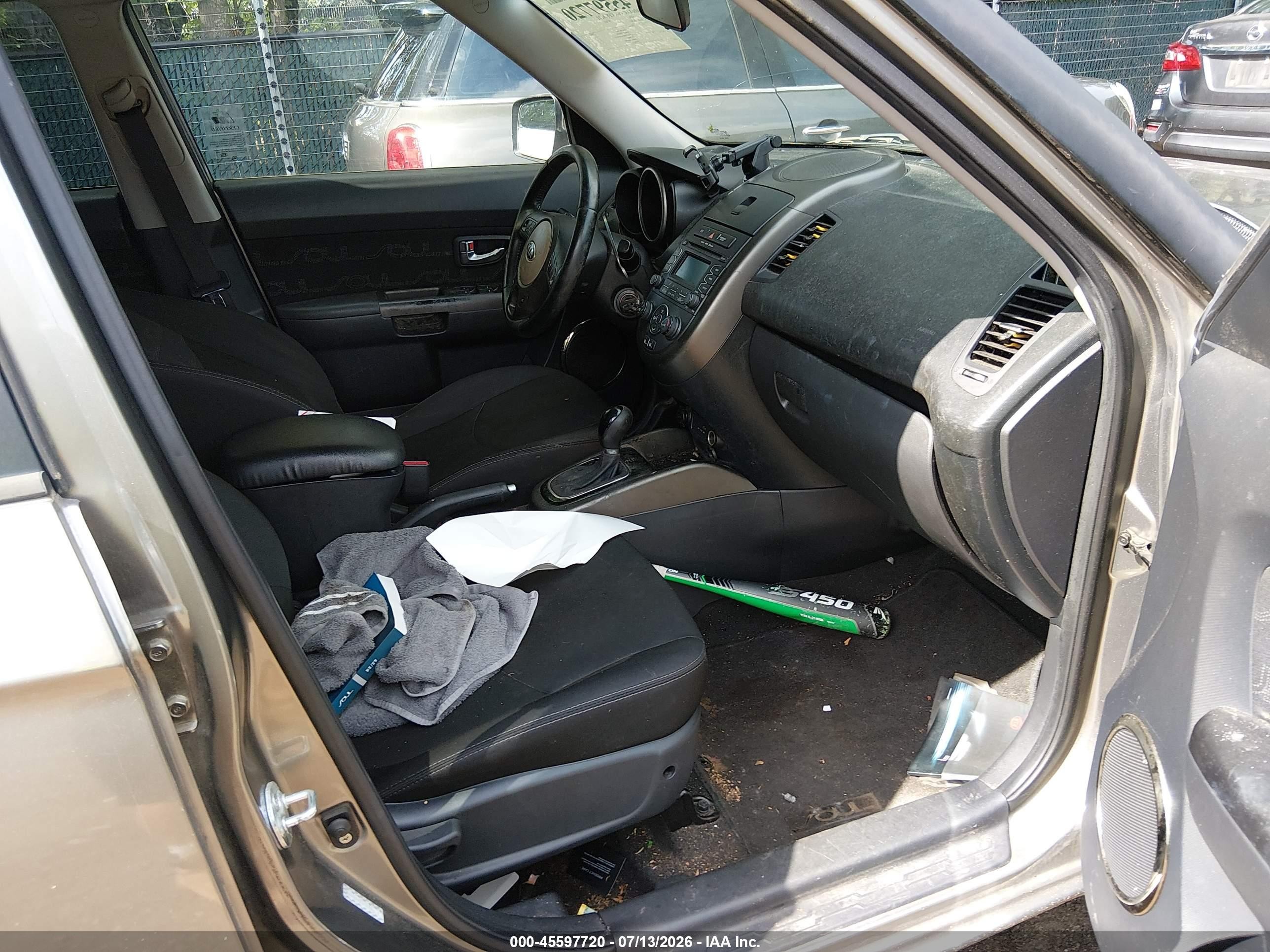 2013 Kia Soul + Gray vin: KNDJT2A6XD7607837