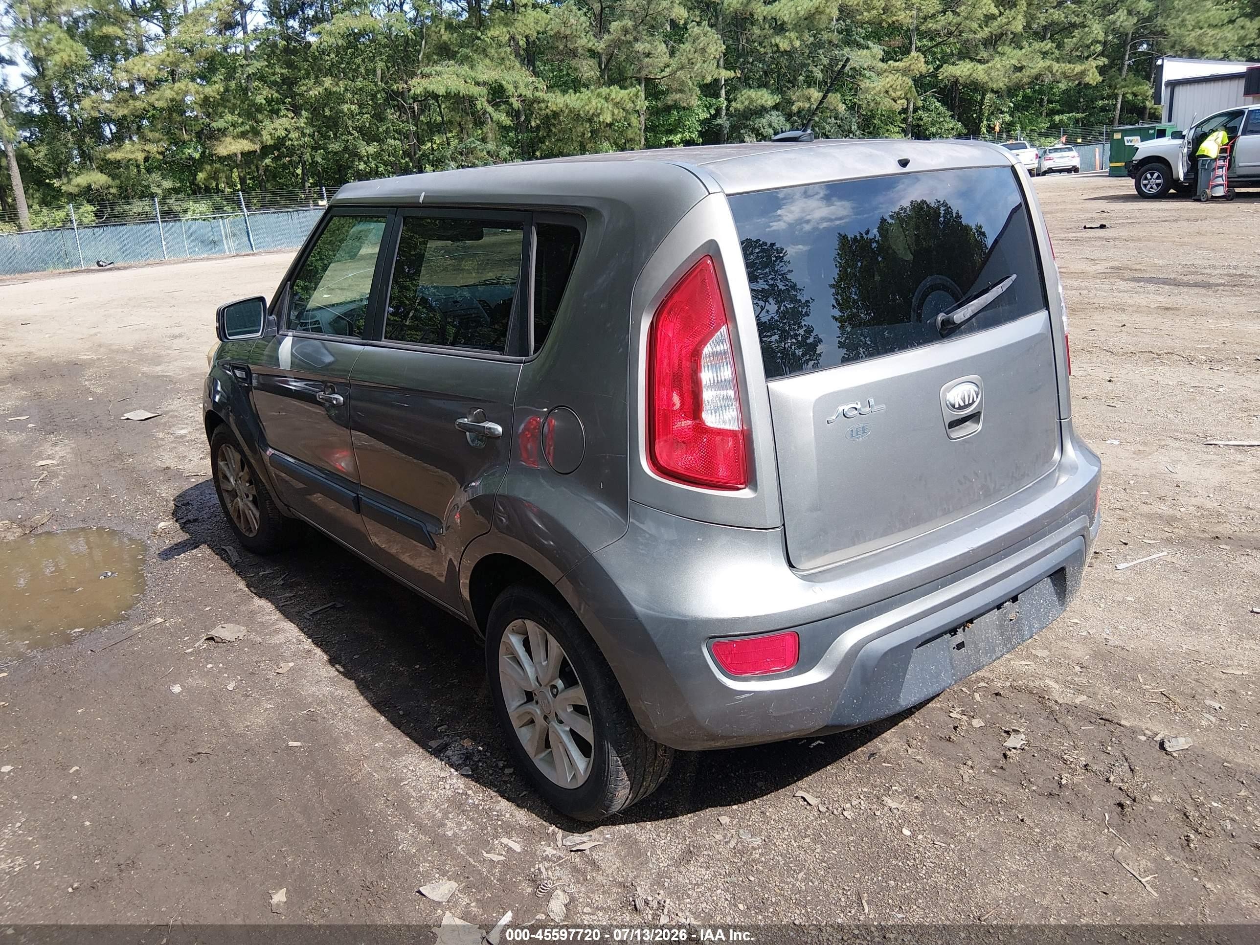 2013 Kia Soul + Gray vin: KNDJT2A6XD7607837