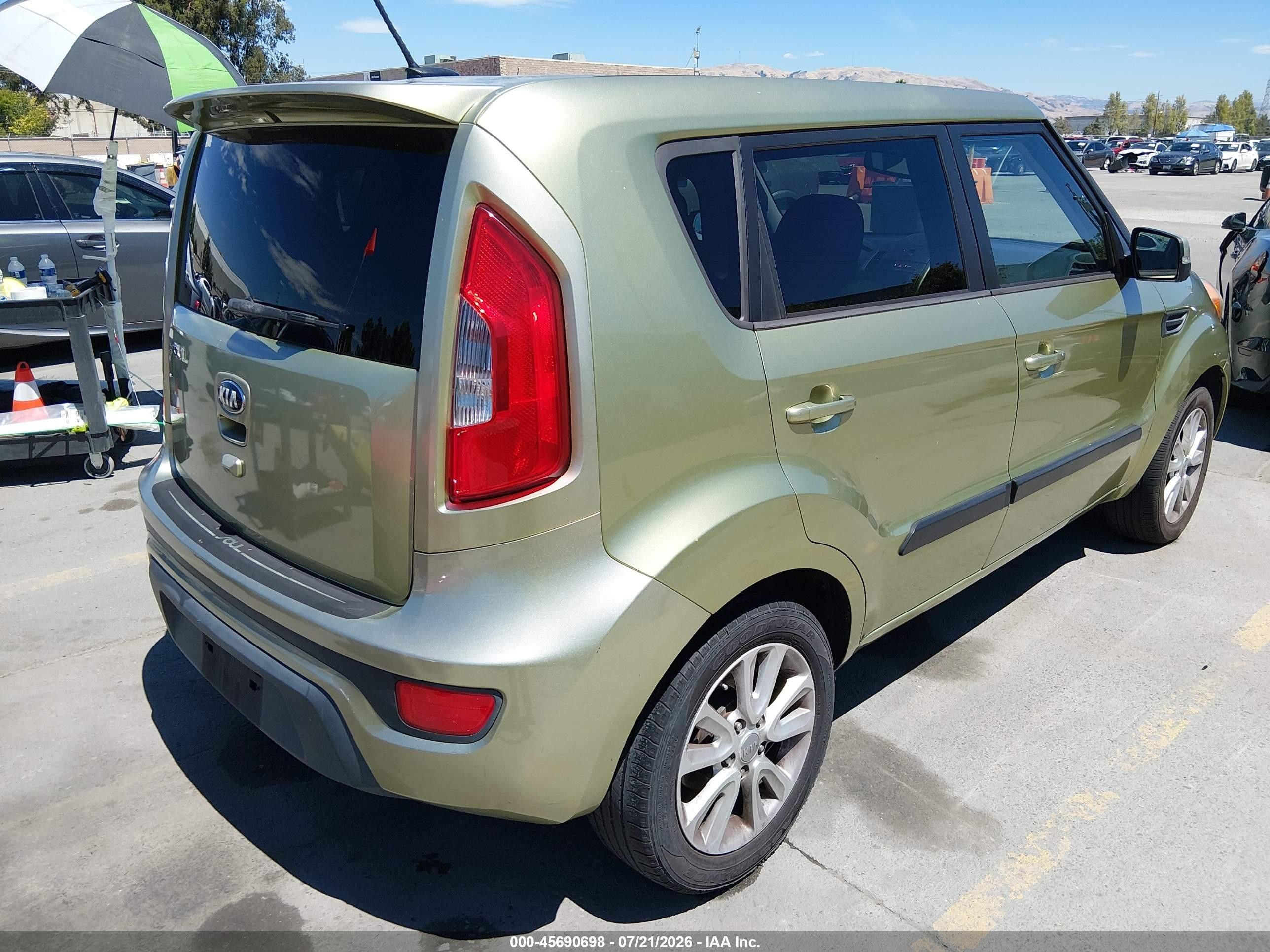 2013 Kia Soul + Зеленый vin: KNDJT2A6XD7637436