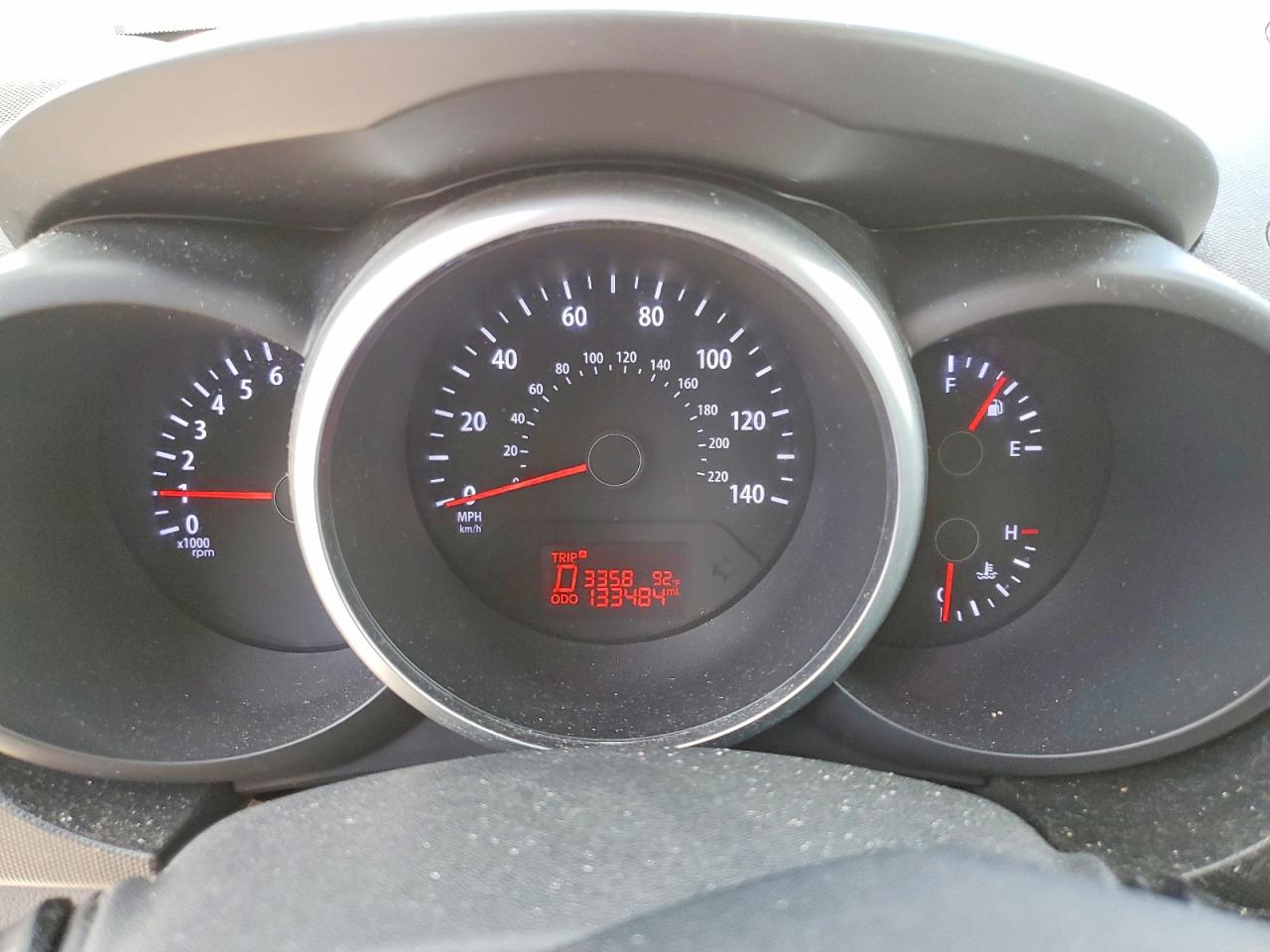 2013 Kia Soul + Cream vin: KNDJT2A6XD7756619