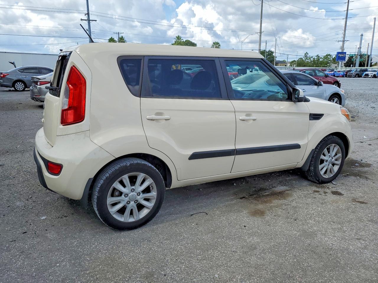 2013 Kia Soul + Cream vin: KNDJT2A6XD7756619