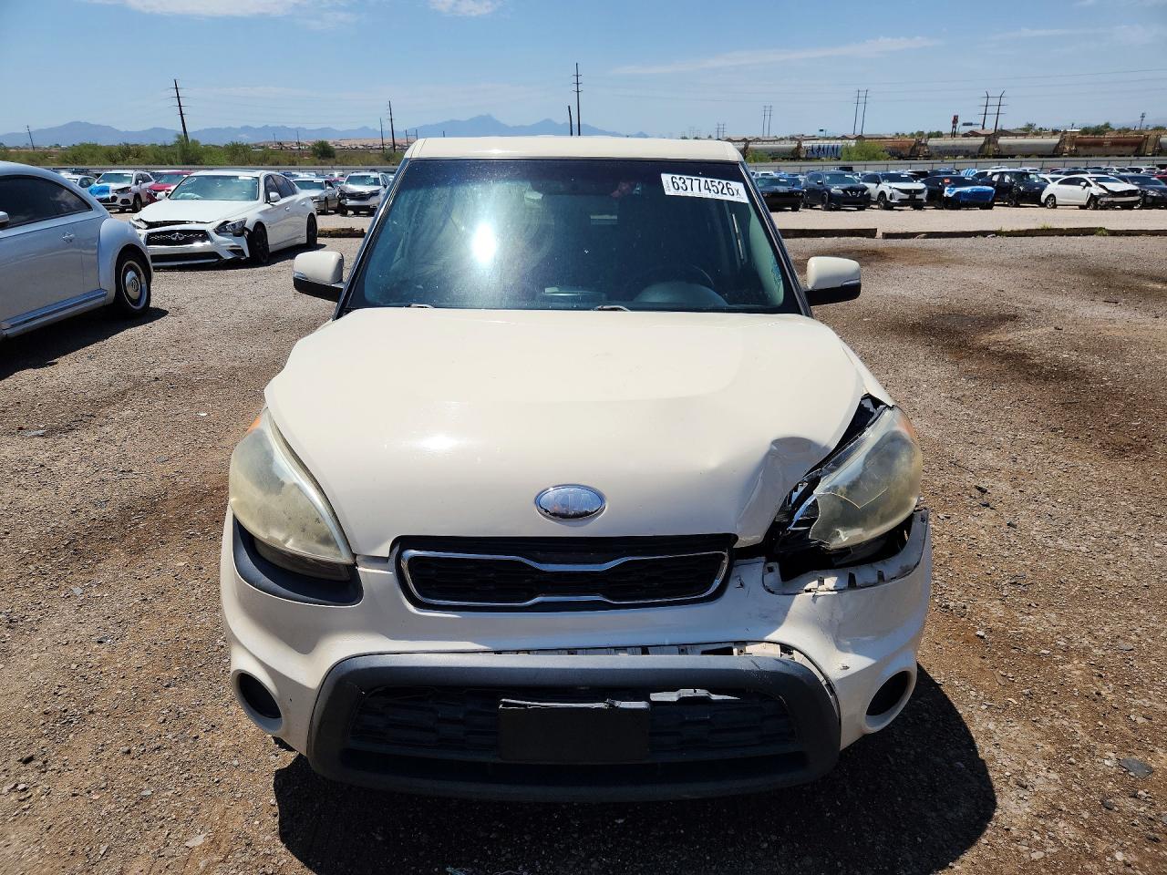 2013 Kia Soul + White vin: KNDJT2A6XD7758001