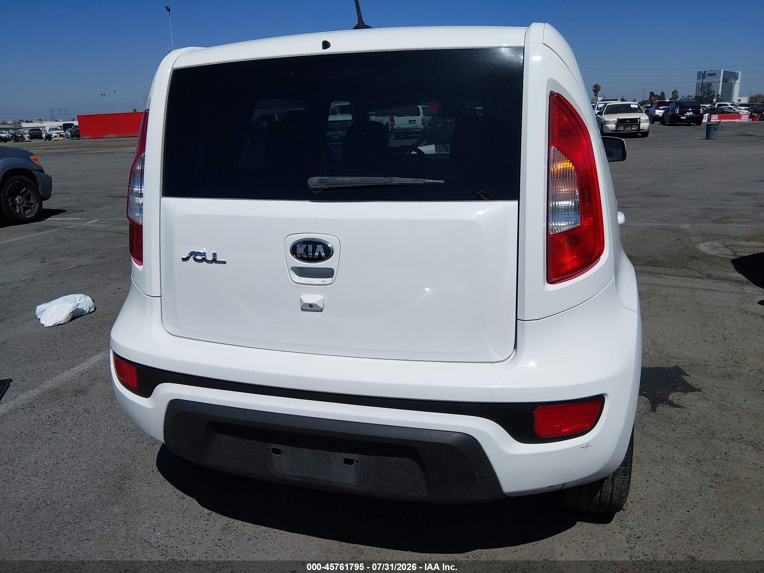 2013 Kia Soul + White vin: KNDJT2A6XD7777258