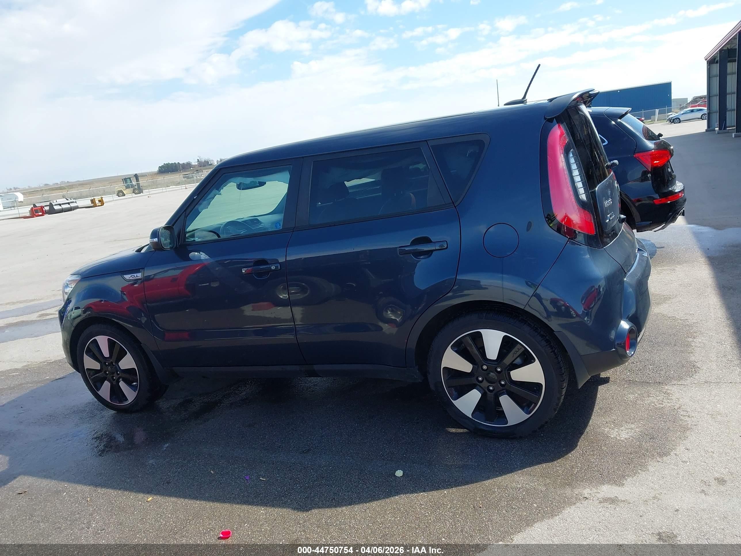 2015 Kia Soul ! Синий vin: KNDJX3A50F7134678