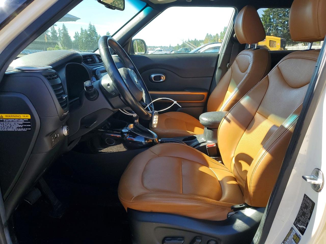 2015 Kia Soul ! Белый vin: KNDJX3A50F7143297