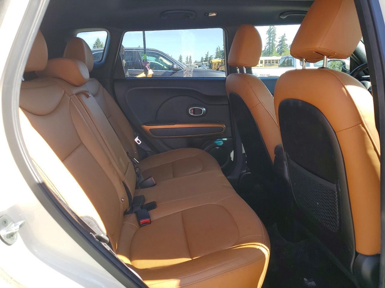2015 Kia Soul ! Белый vin: KNDJX3A50F7143297