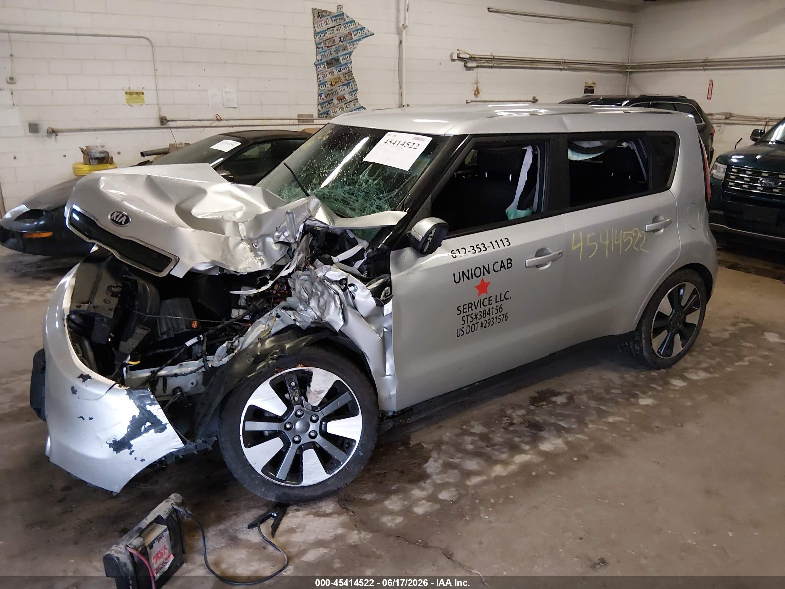 2015 Kia Soul ! Silver vin: KNDJX3A50F7779136