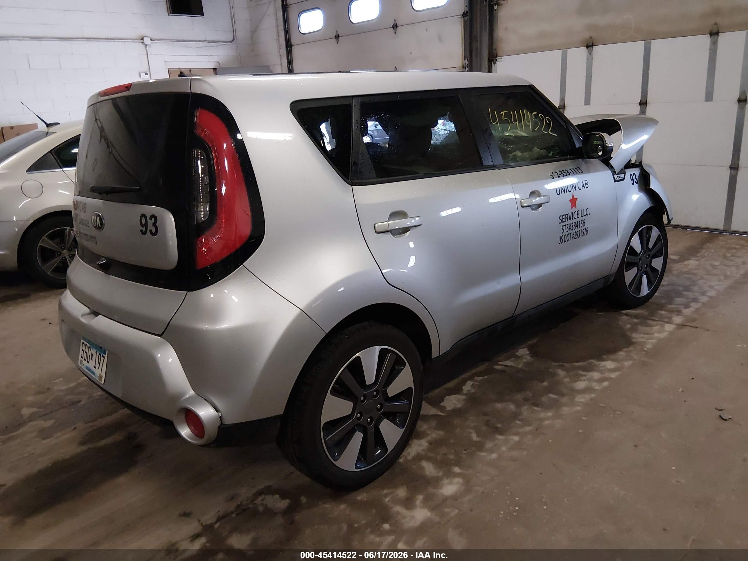 2015 Kia Soul ! Silver vin: KNDJX3A50F7779136