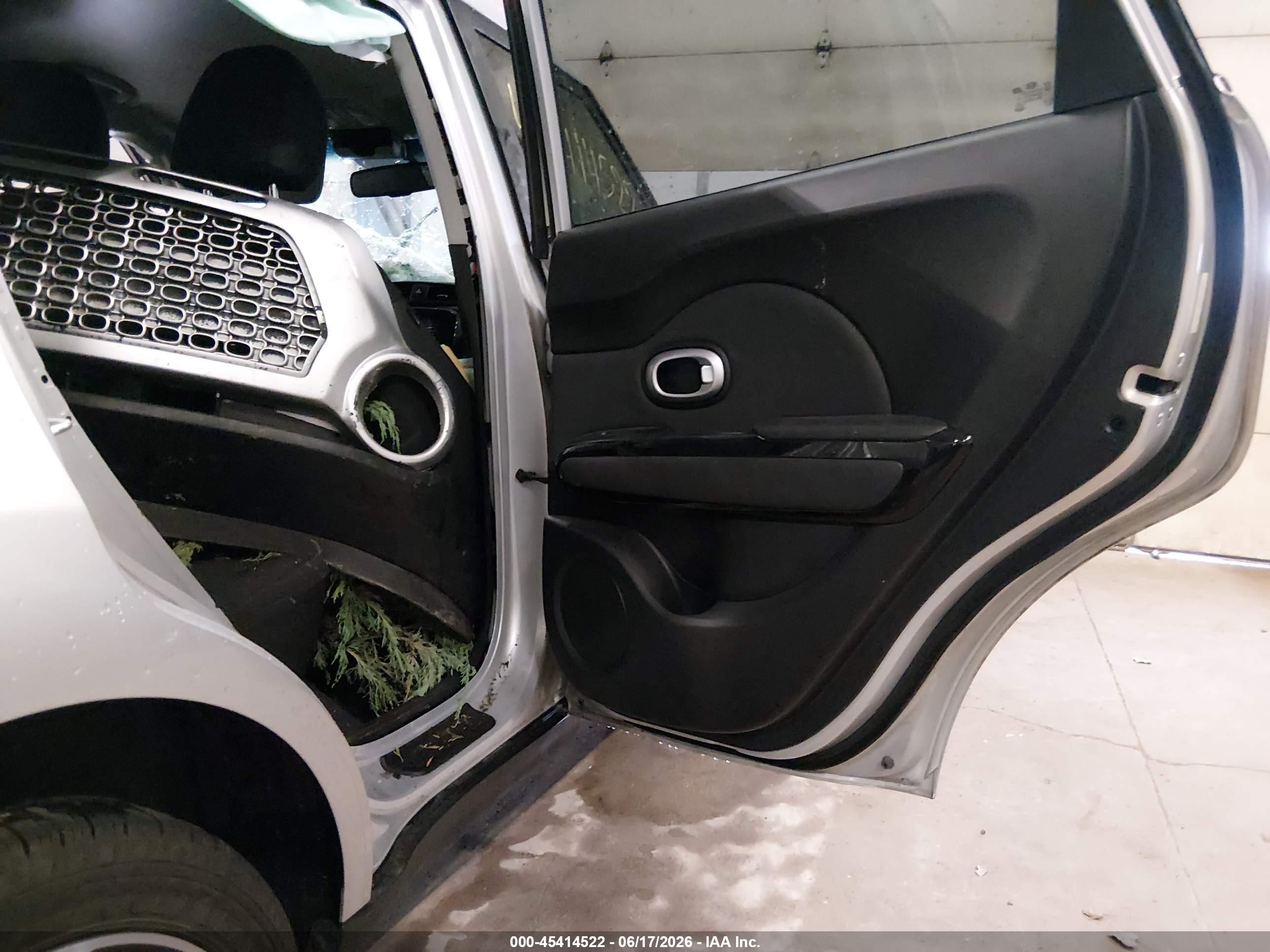 2015 Kia Soul ! Silver vin: KNDJX3A50F7779136