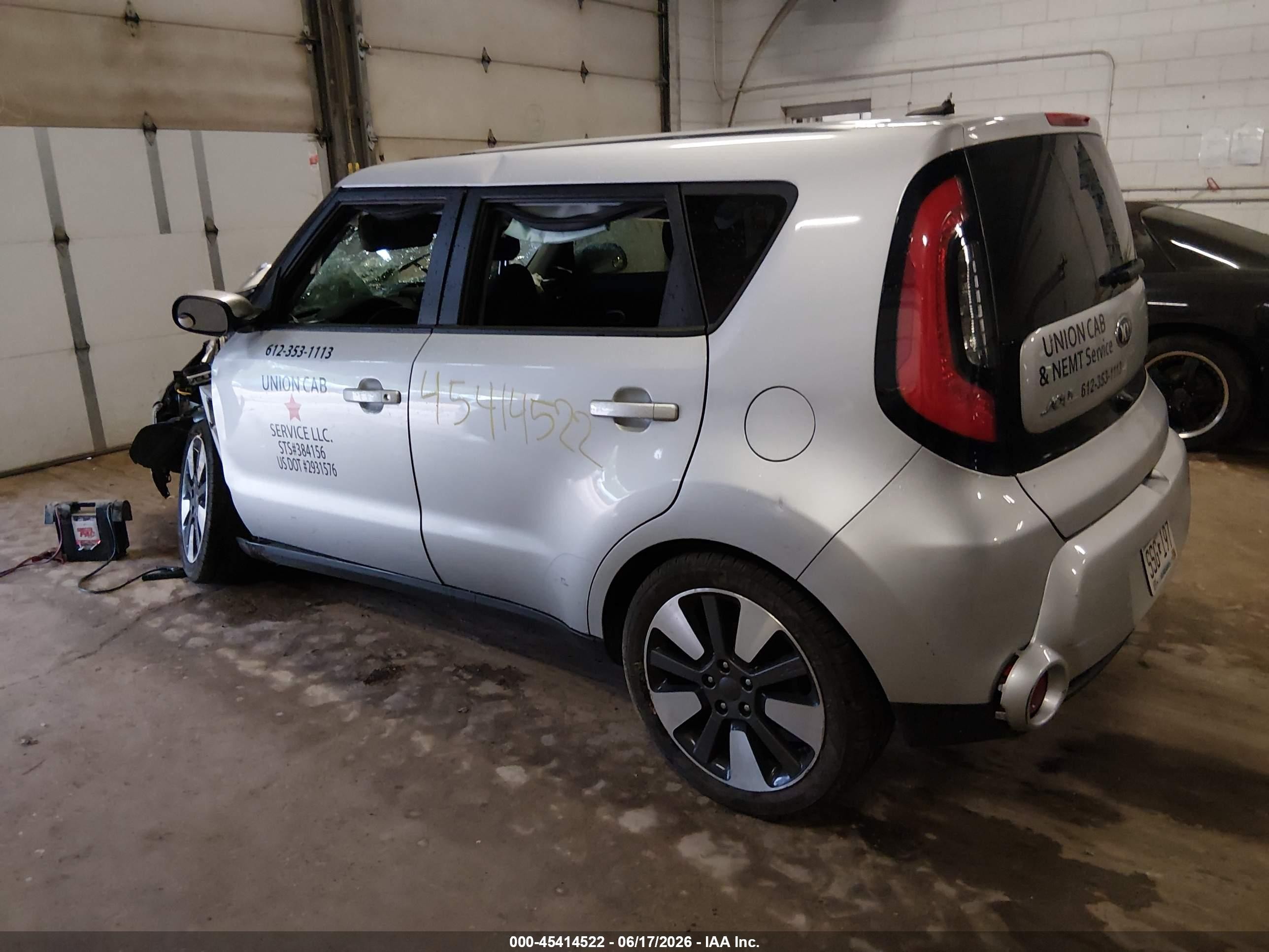 2015 Kia Soul ! Silver vin: KNDJX3A50F7779136