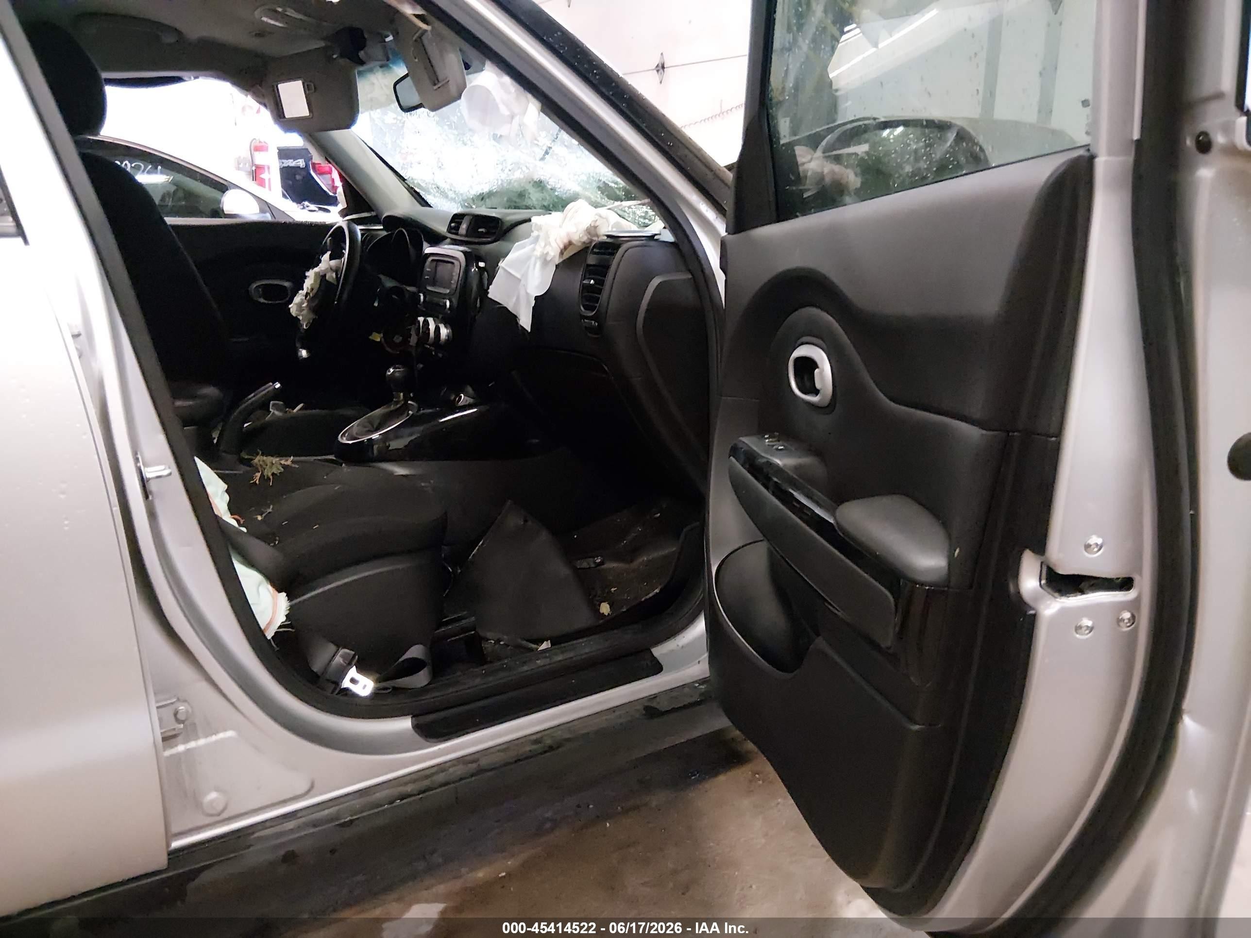 2015 Kia Soul ! Silver vin: KNDJX3A50F7779136