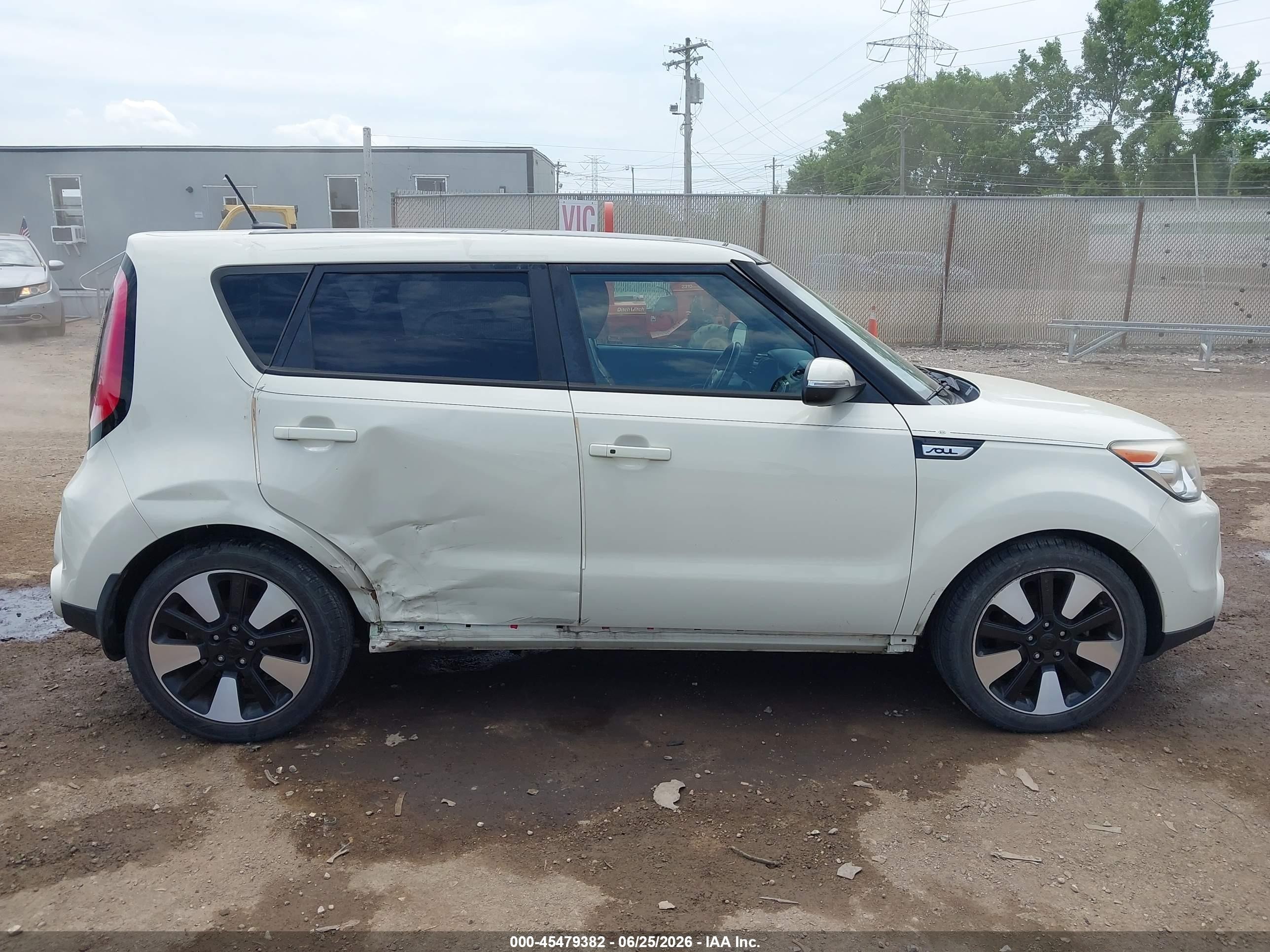 2015 Kia Soul ! Cream vin: KNDJX3A51F7118621