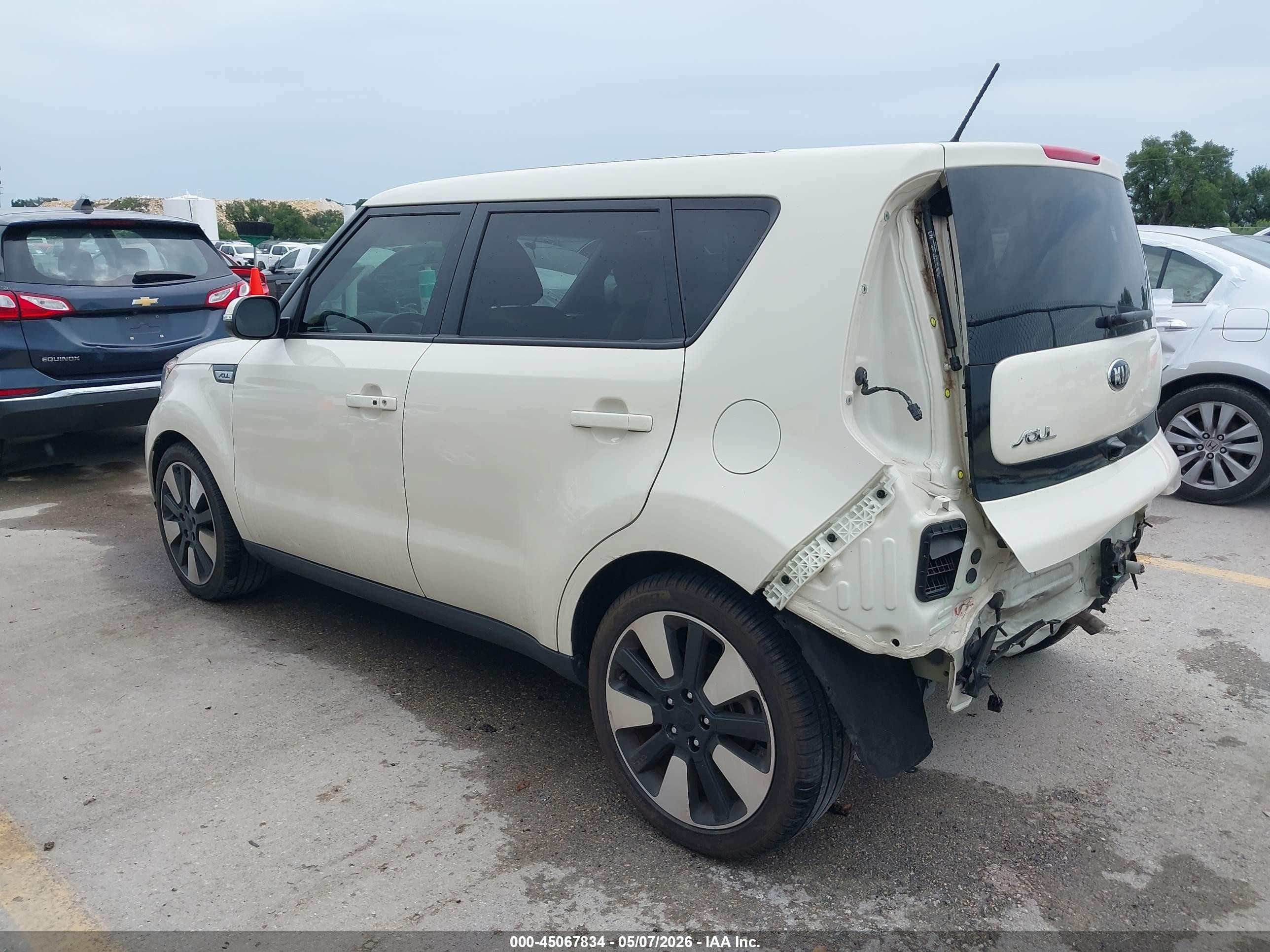 2015 Kia Soul ! Cream vin: KNDJX3A52F7198379
