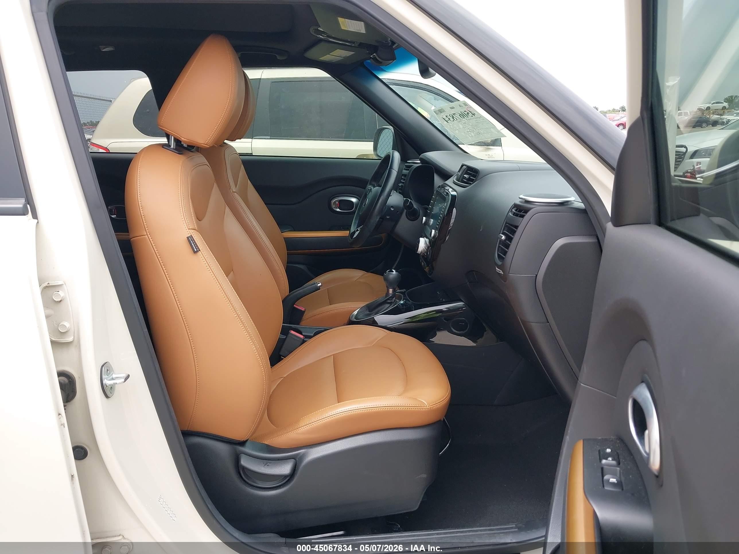 2015 Kia Soul ! Cream vin: KNDJX3A52F7198379