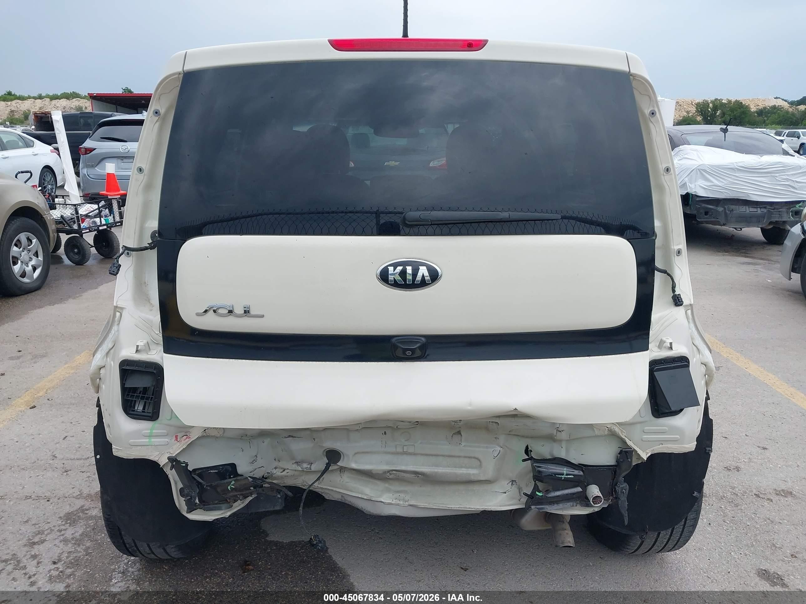 2015 Kia Soul ! Cream vin: KNDJX3A52F7198379