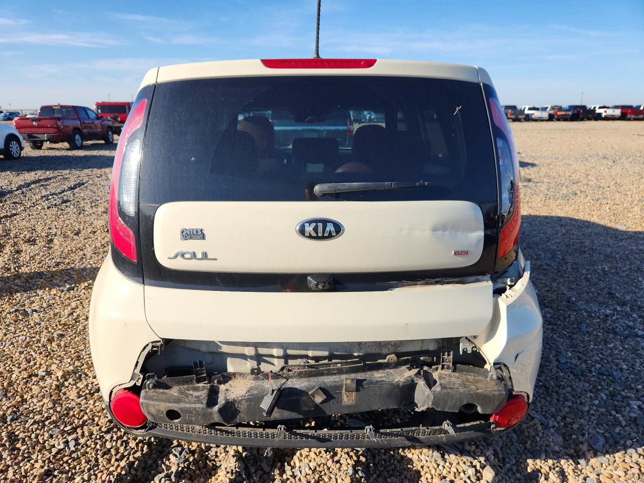 2015 Kia Soul ! White vin: KNDJX3A53F7148820