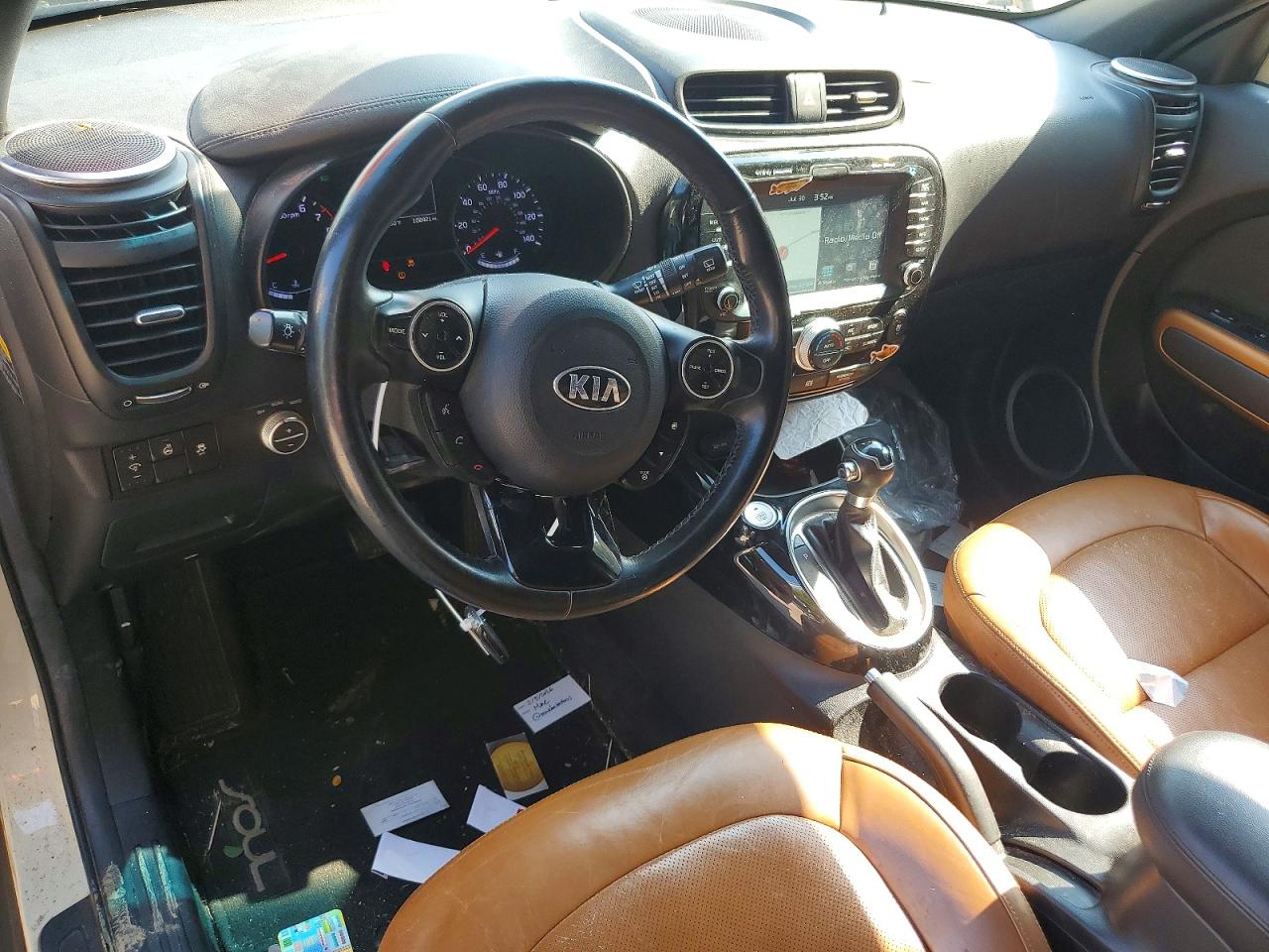 2015 Kia Soul ! Кремовый vin: KNDJX3A54F7118323
