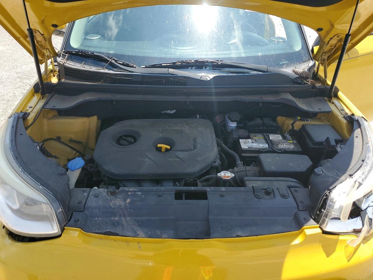 2015 Kia Soul ! Yellow vin: KNDJX3A54F7197766