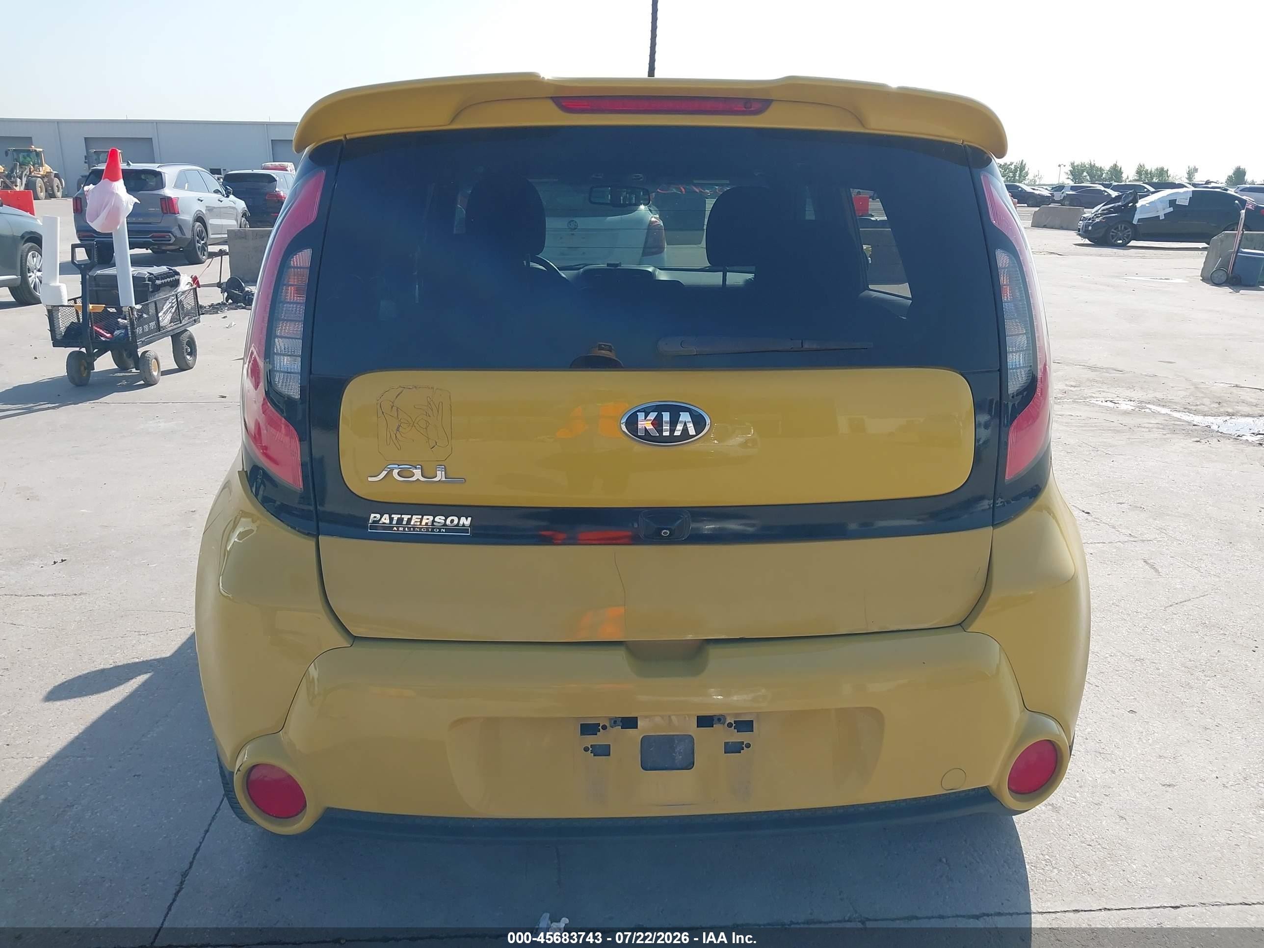 2015 Kia Soul ! Yellow vin: KNDJX3A54F7197931