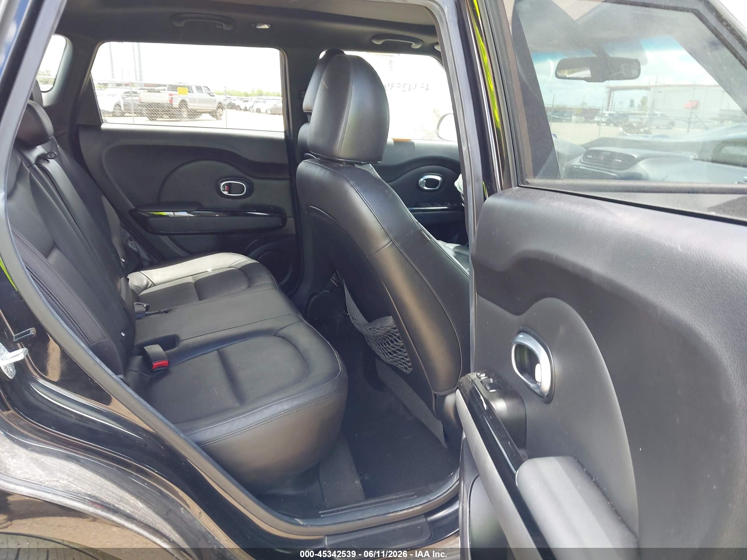 2014 Kia Soul ! Black vin: KNDJX3A55E7044182