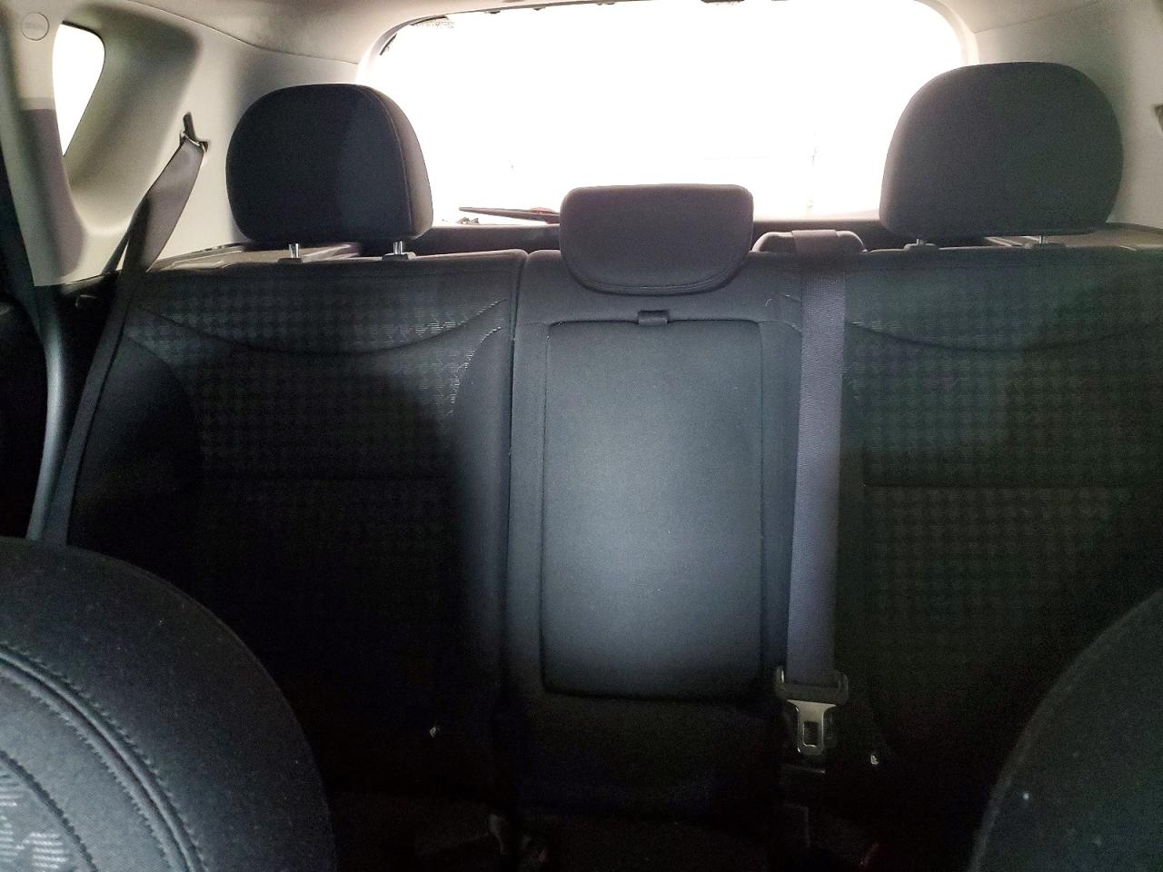 2015 Kia Soul ! White vin: KNDJX3A55F7170415