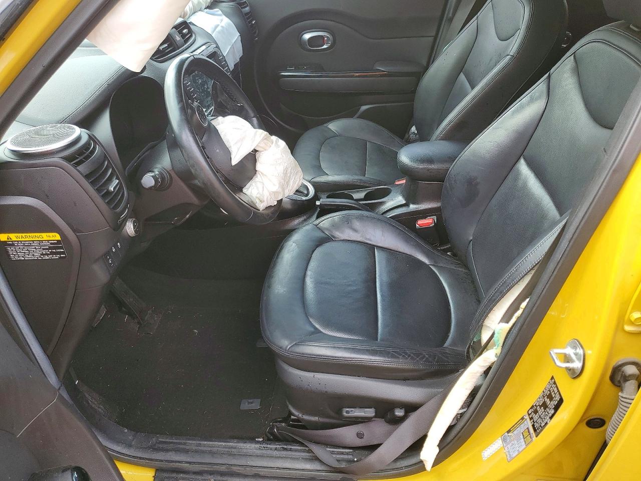 2015 Kia Soul ! Yellow vin: KNDJX3A56F7197980