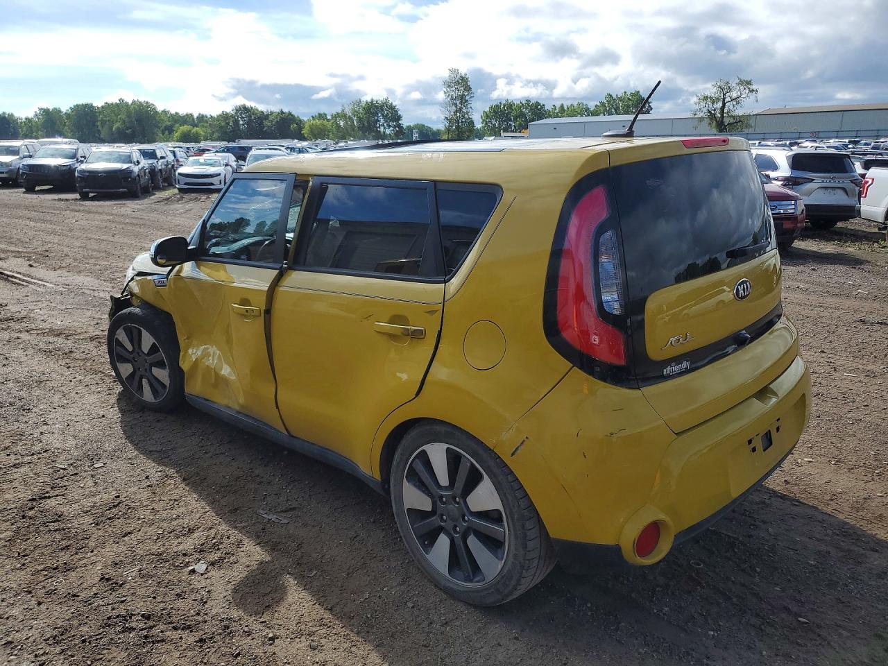 2015 Kia Soul ! Yellow vin: KNDJX3A56F7197980