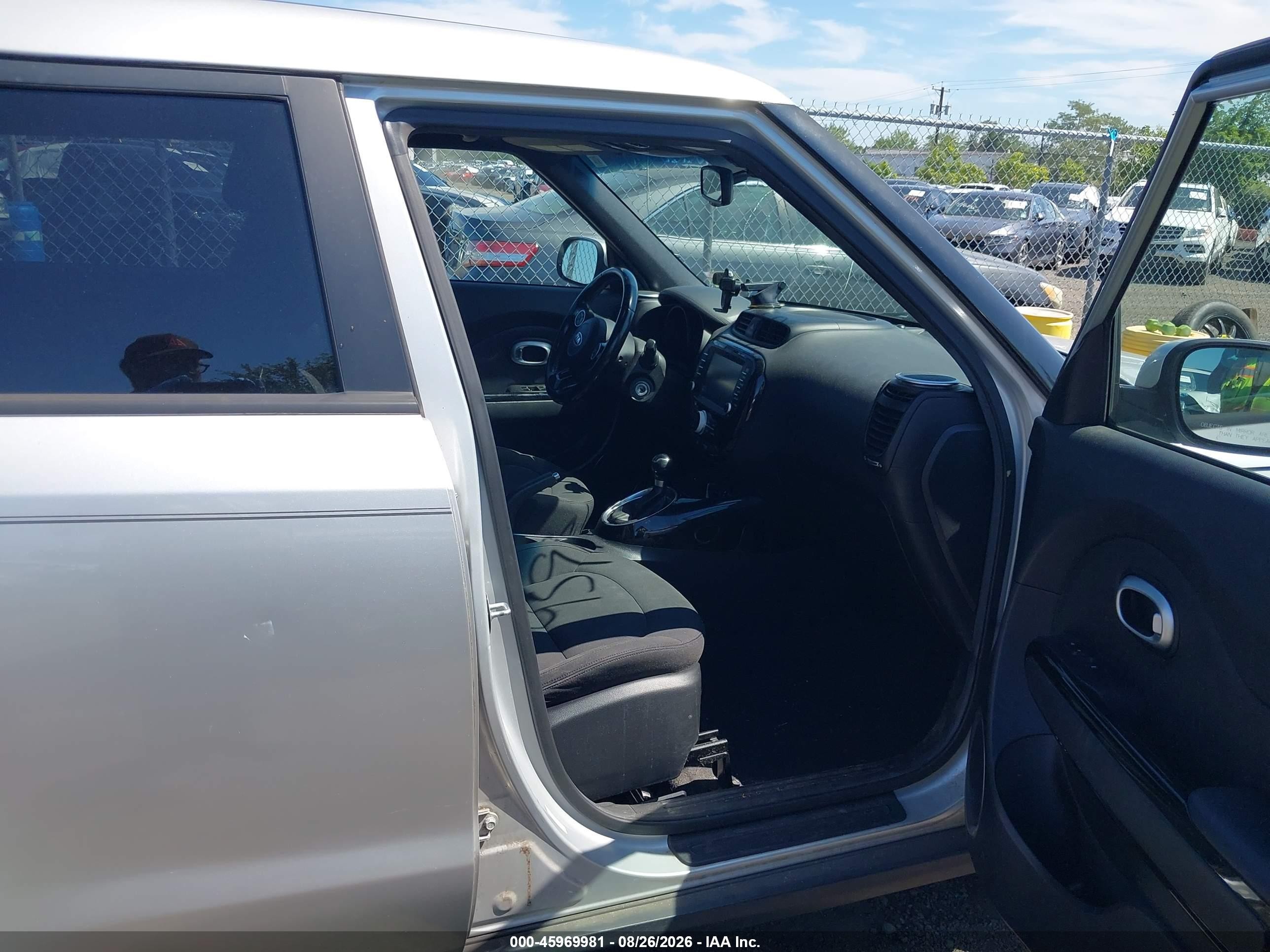 2015 Kia Soul ! Silver vin: KNDJX3A56F7767119