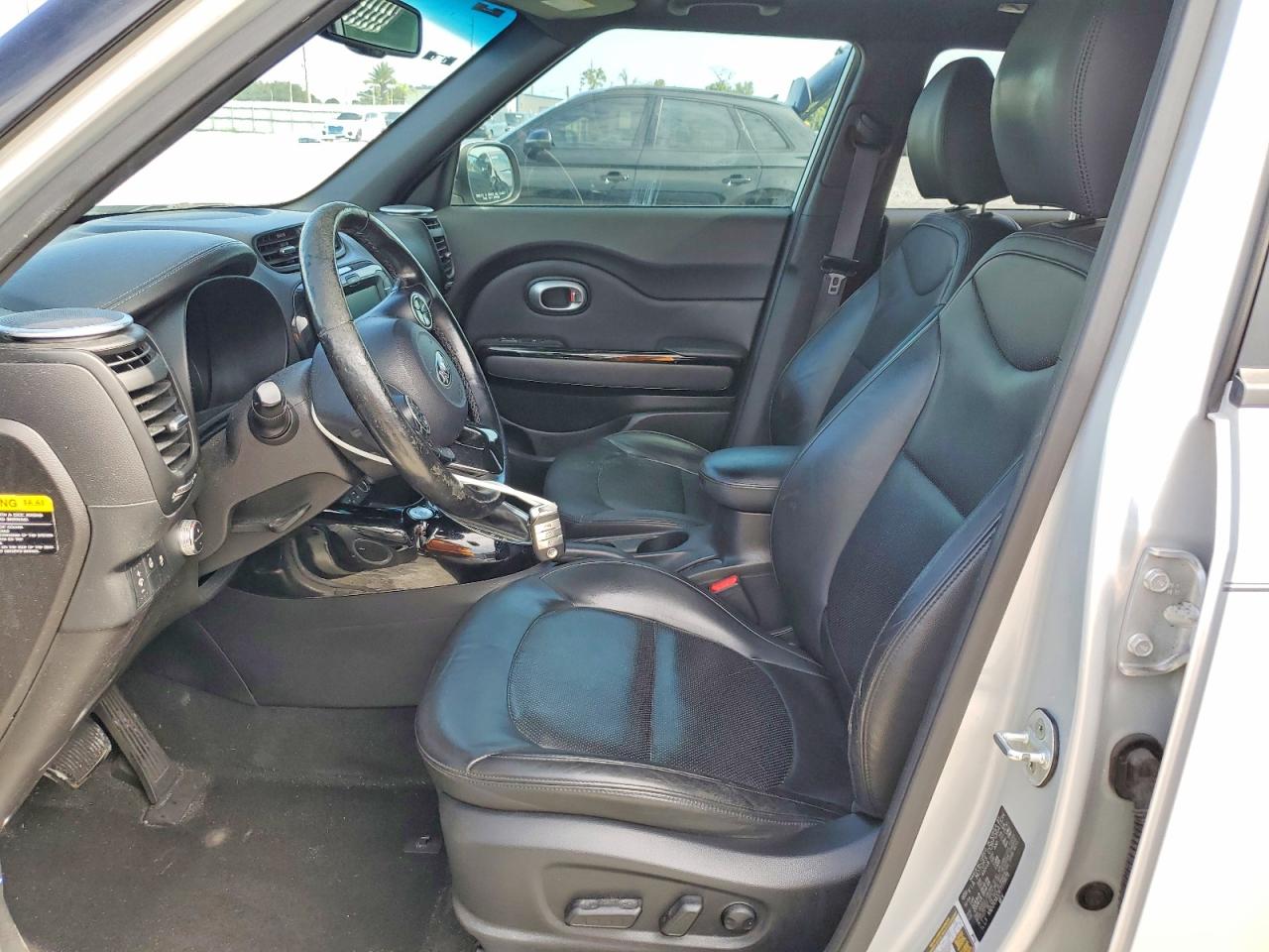 2015 Kia Soul ! Серебряный vin: KNDJX3A57F7779179